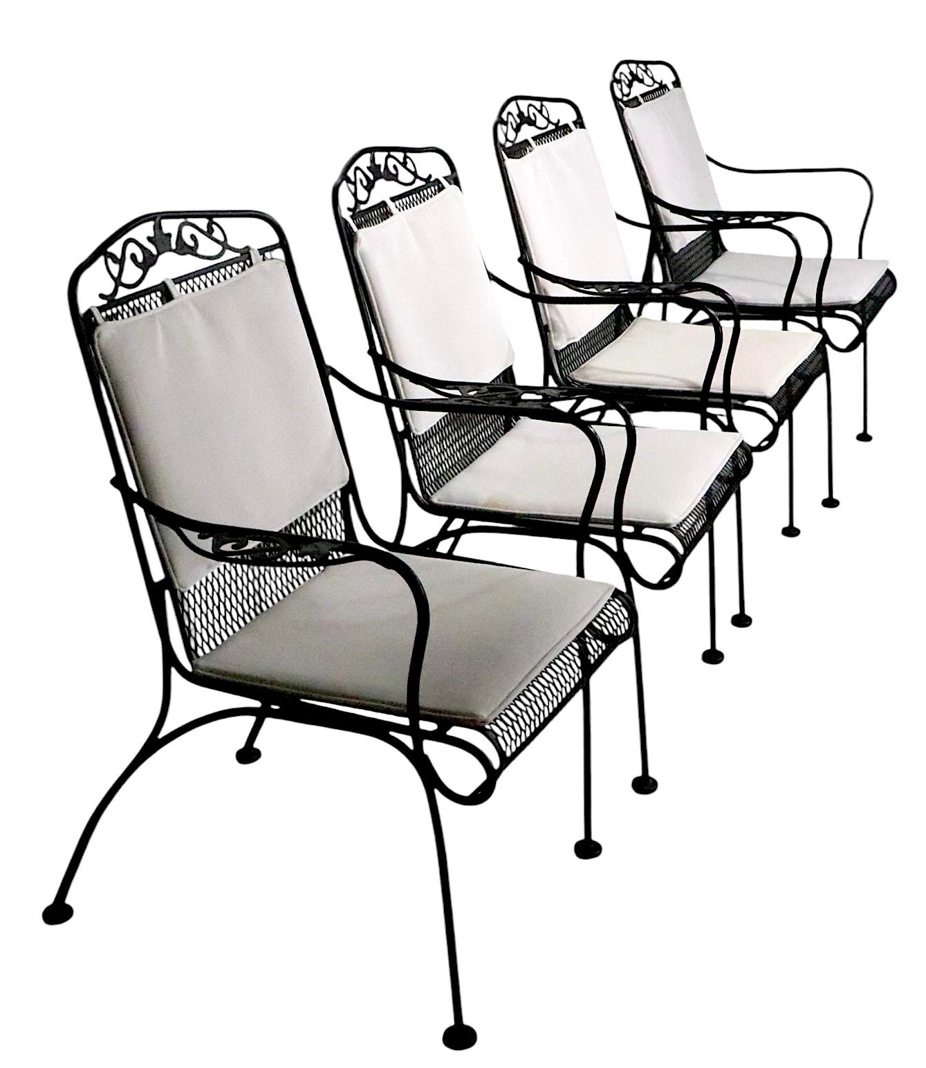 Set of Four Garden Patio Poolside Wrought Iron Dining Chairs att. to Woodard For Sale 7