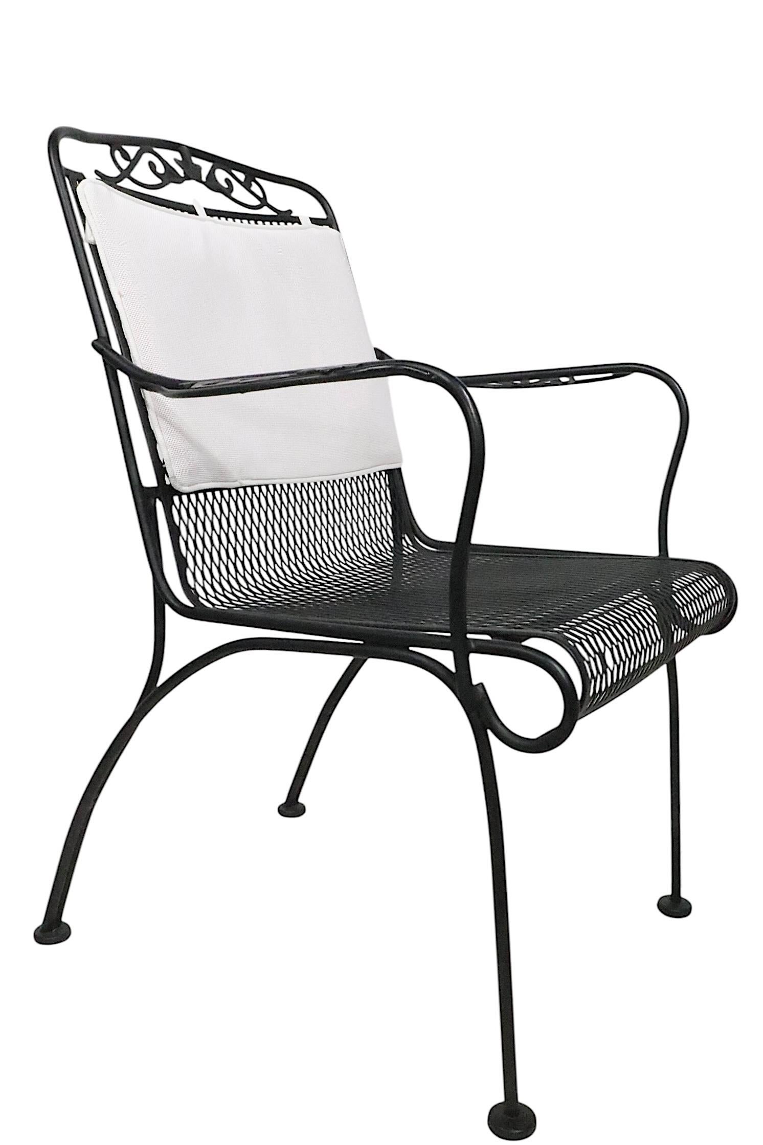 Set of Four Garden Patio Poolside Wrought Iron Dining Chairs att. to Woodard For Sale 1