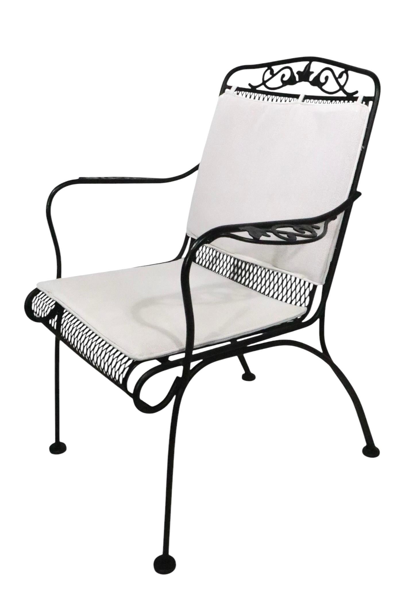 Set of Four Garden Patio Poolside Wrought Iron Dining Chairs att. to Woodard For Sale 2