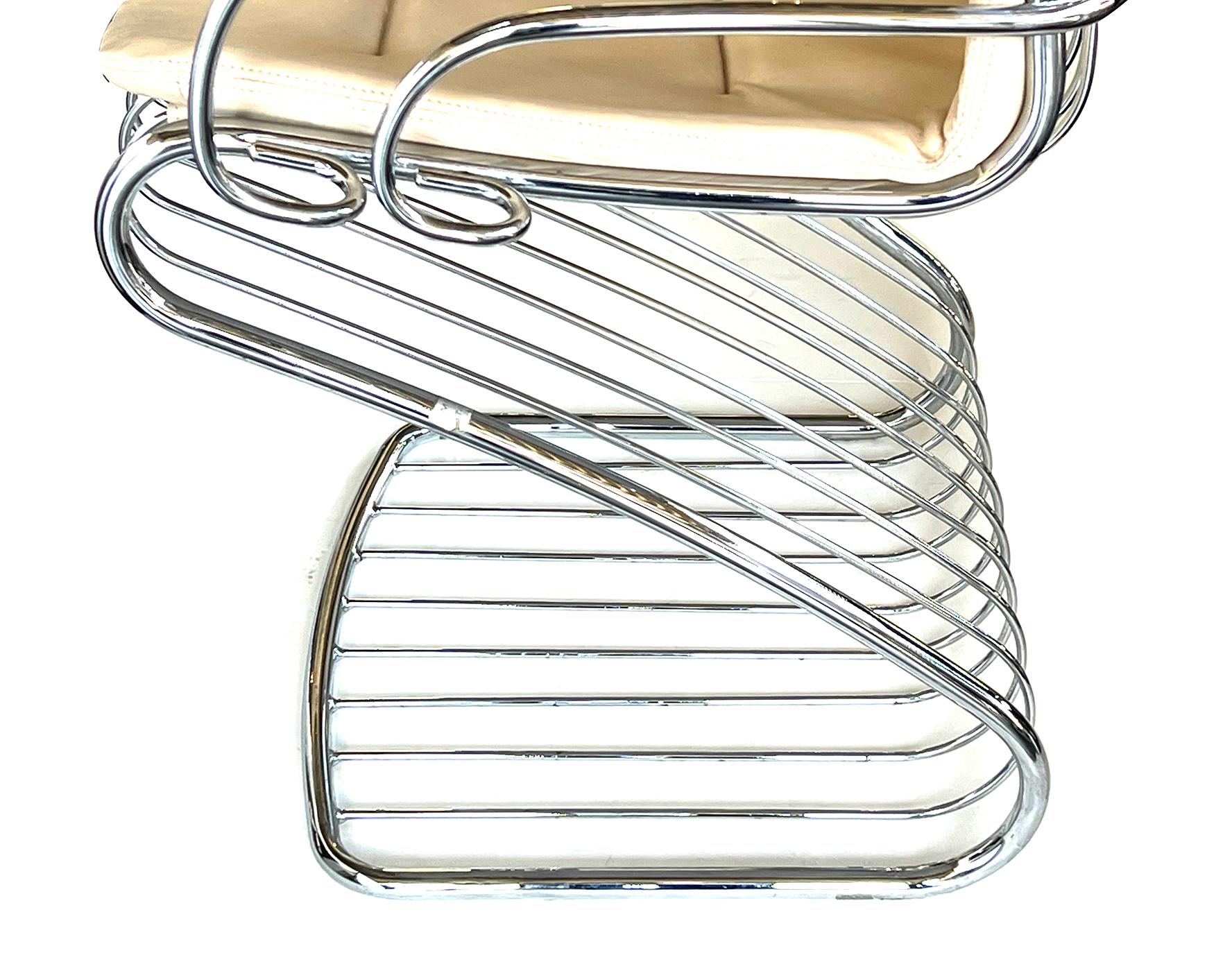 Moderne Ensemble de quatre fauteuils en porte-à-faux tubulaires chromés Gastone Rinaldi pour Rima en vente