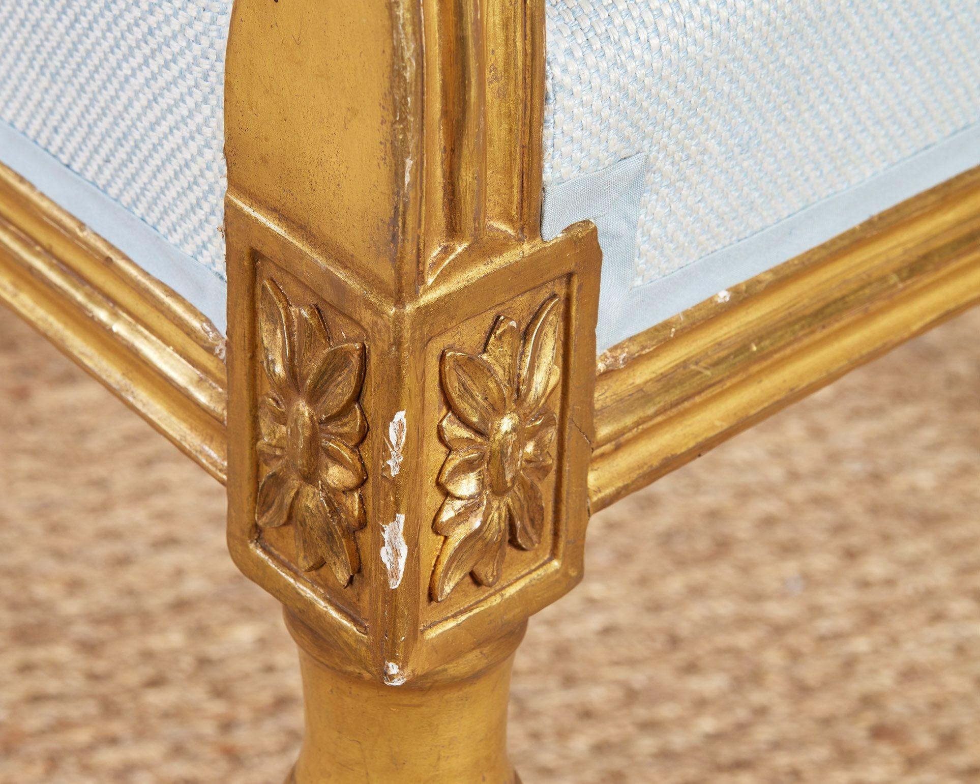 Legno dorato Set di quattro poltrone in legno dorato di Giorgio III in vendita