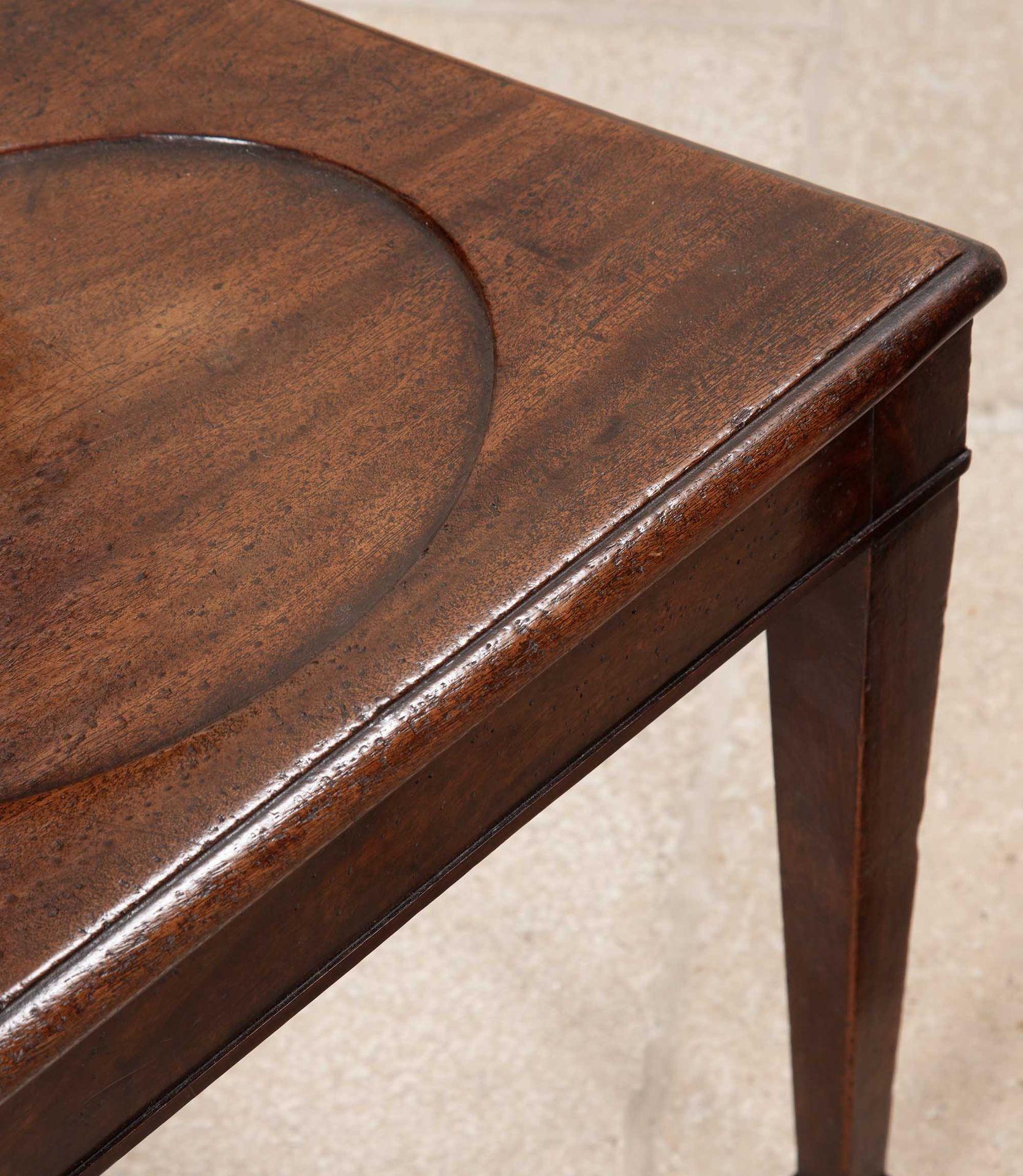 Set di quattro sedie da sala in mogano di Giorgio III in vendita 3