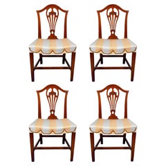 Ensemble de quatre chaises d'appoint en acajou George III
