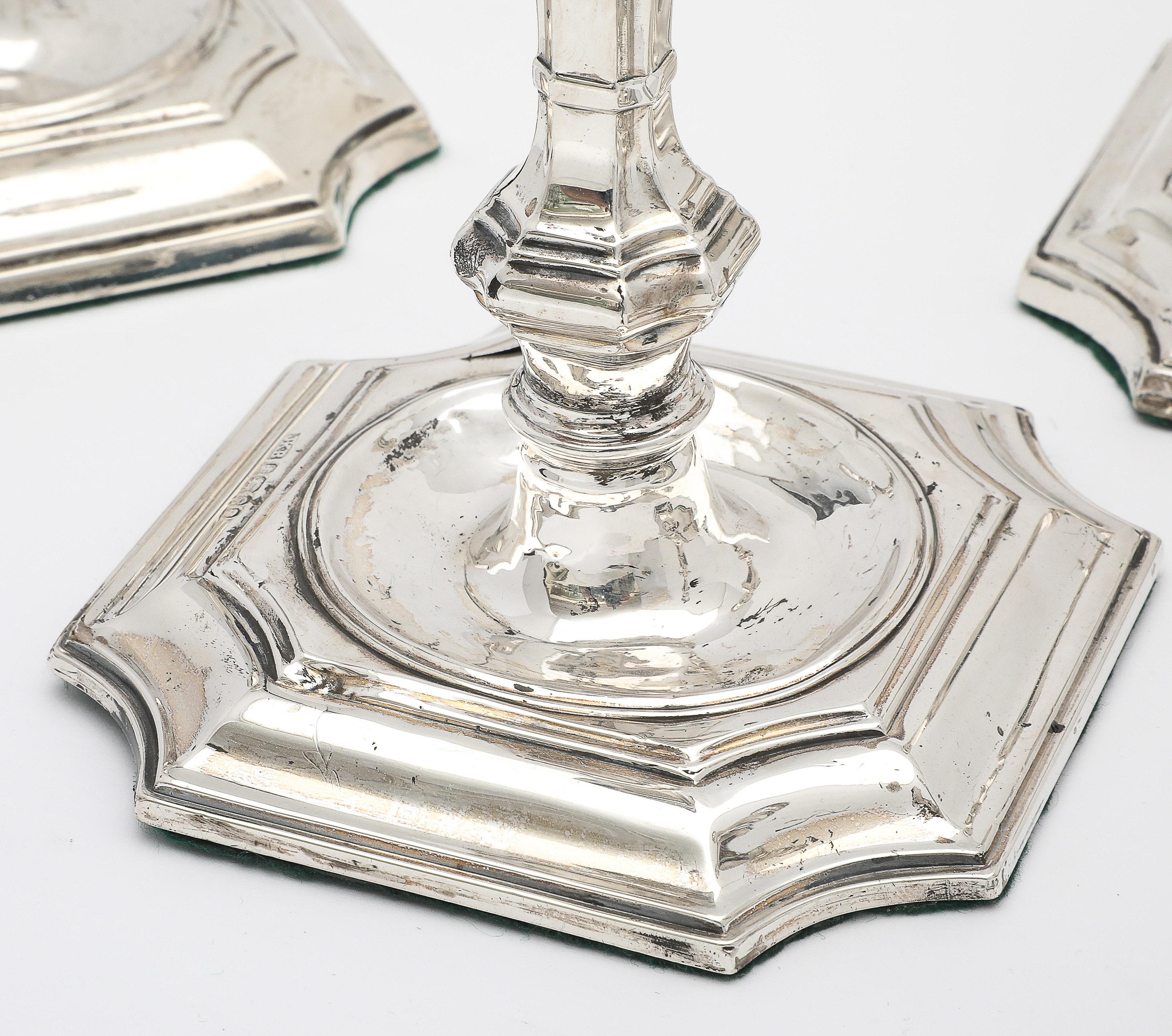 Ensemble de quatre chandeliers de style géorgien (George II) en vente 14