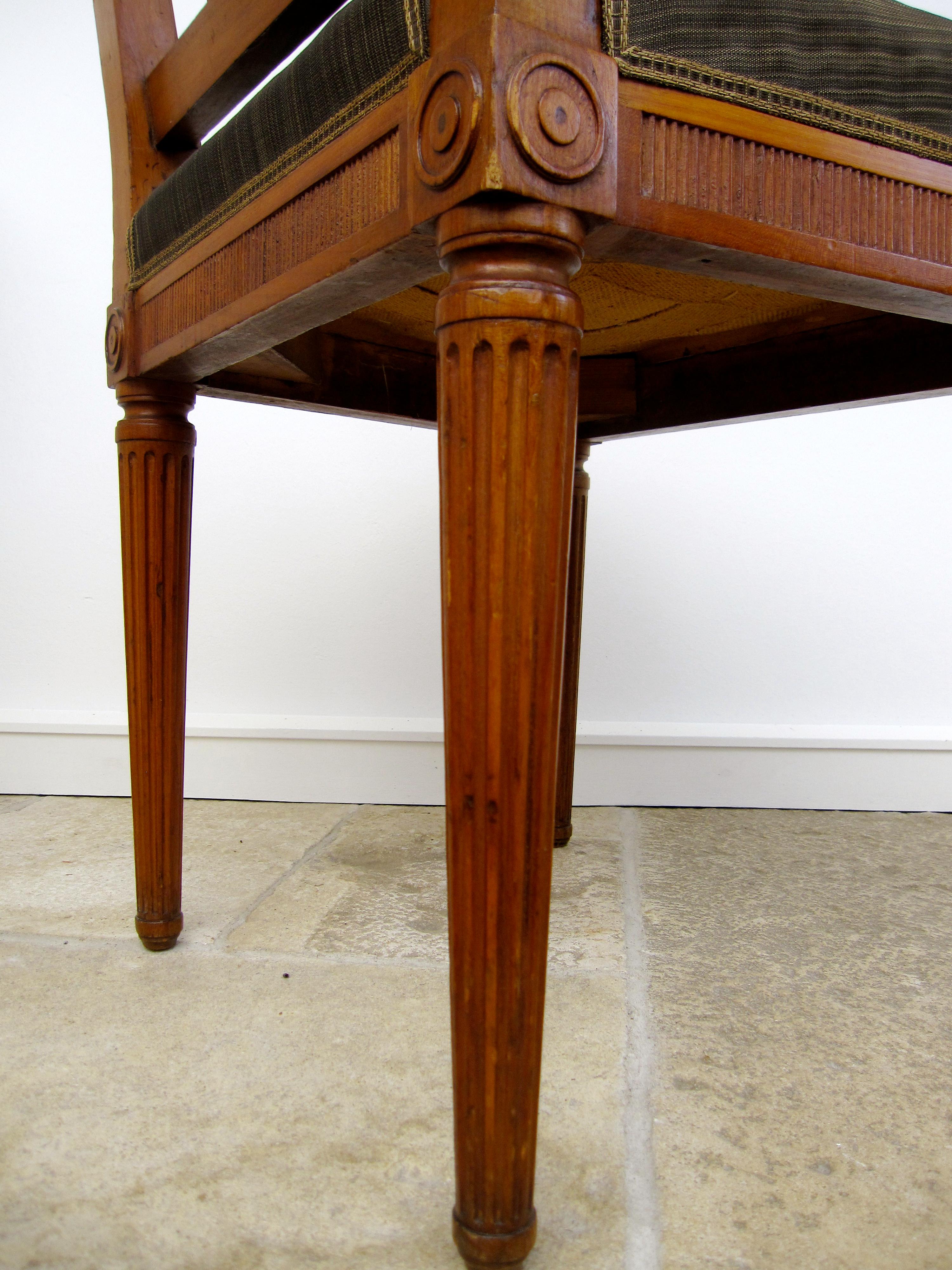 Néoclassique Ensemble de quatre chaises d'appoint néoclassiques allemandes de la fin du XVIIIe siècle, David Roentgen en vente