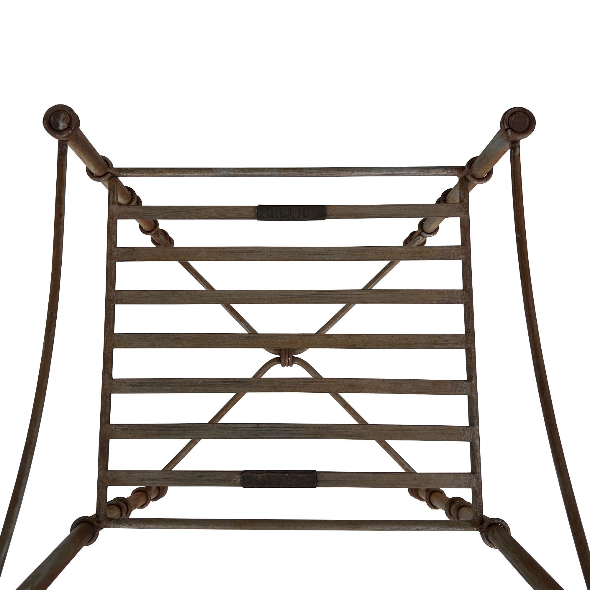 Métal Ensemble de quatre chaises en fer de style Giacometti - Sculptural Modernist Italian Design en vente