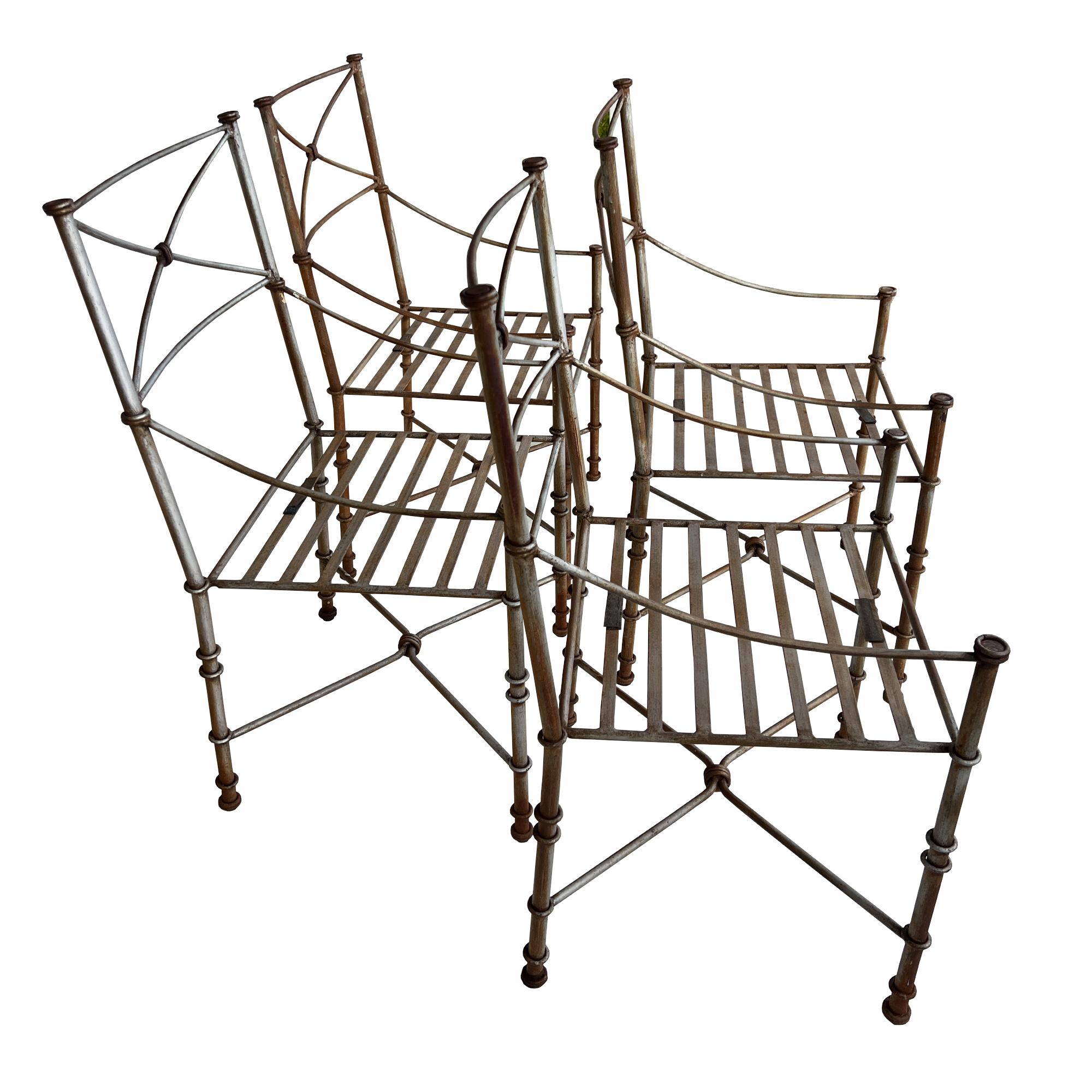 Ensemble de quatre chaises en fer de style Giacometti - Sculptural Modernist Italian Design en vente 1