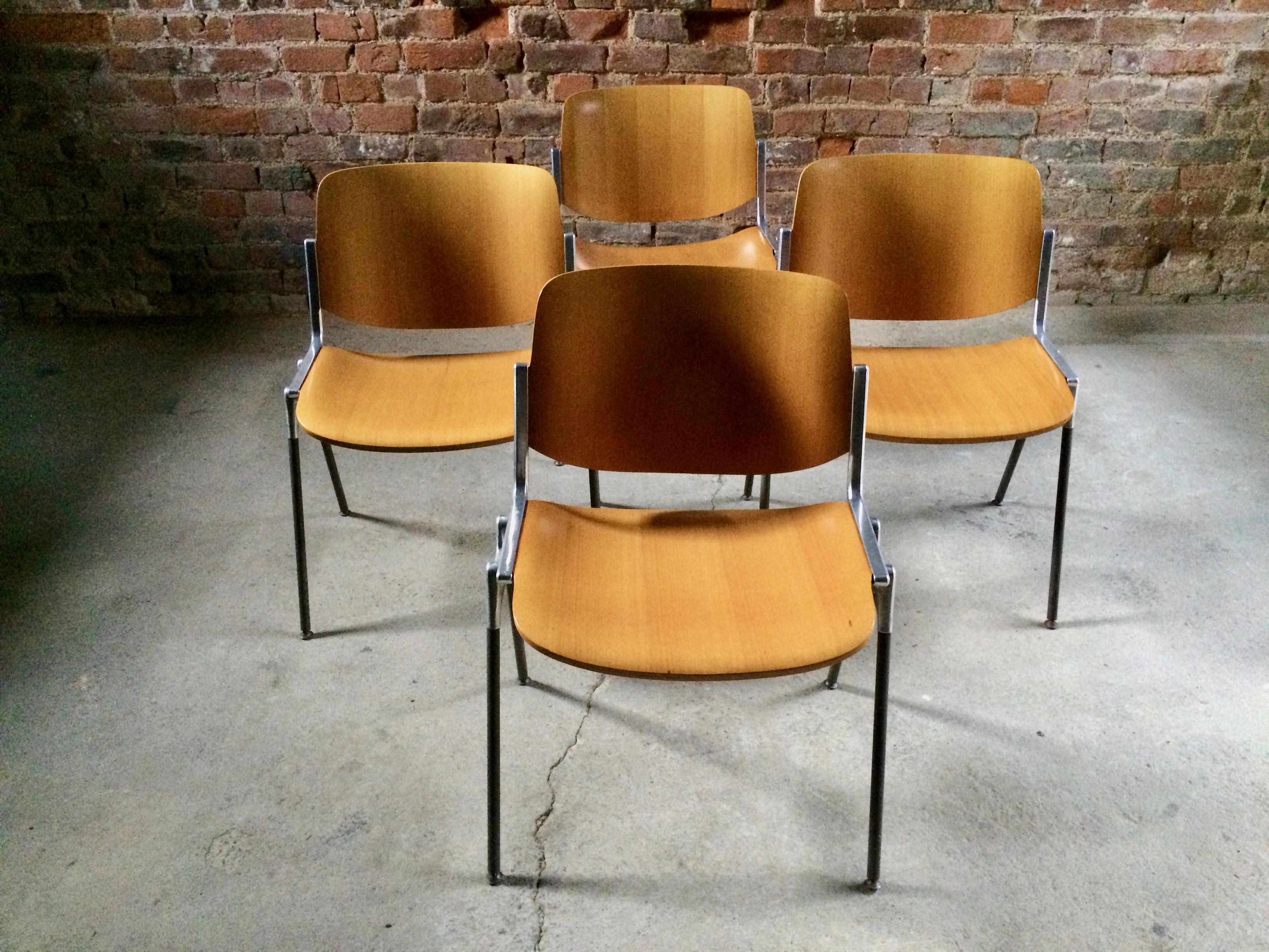 Set of Four Giancarlo Piretti DSC Axis 106 Chairs Castelli, circa 1960s, Italian In Excellent Condition In Longdon, Tewkesbury