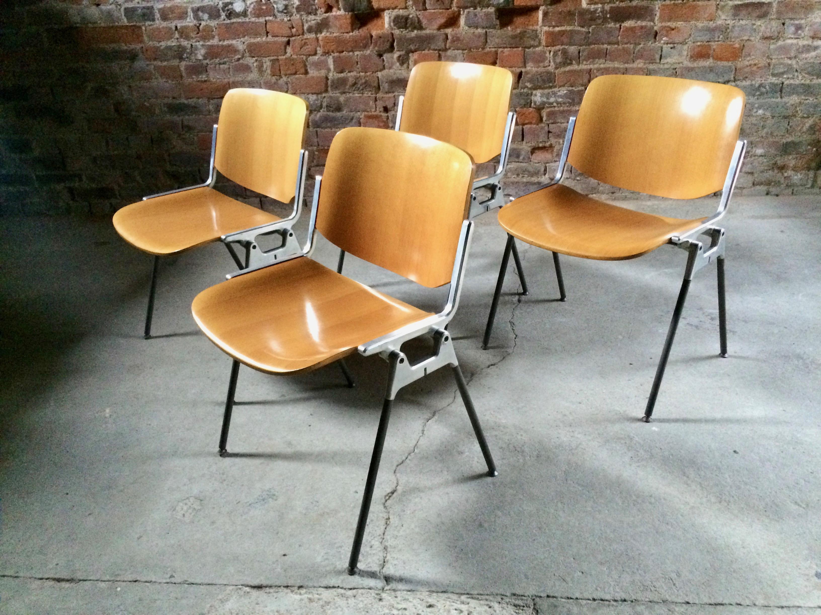 Mid-20th Century Set of Four Giancarlo Piretti DSC Axis 106 Chairs Castelli, circa 1960s, Italian