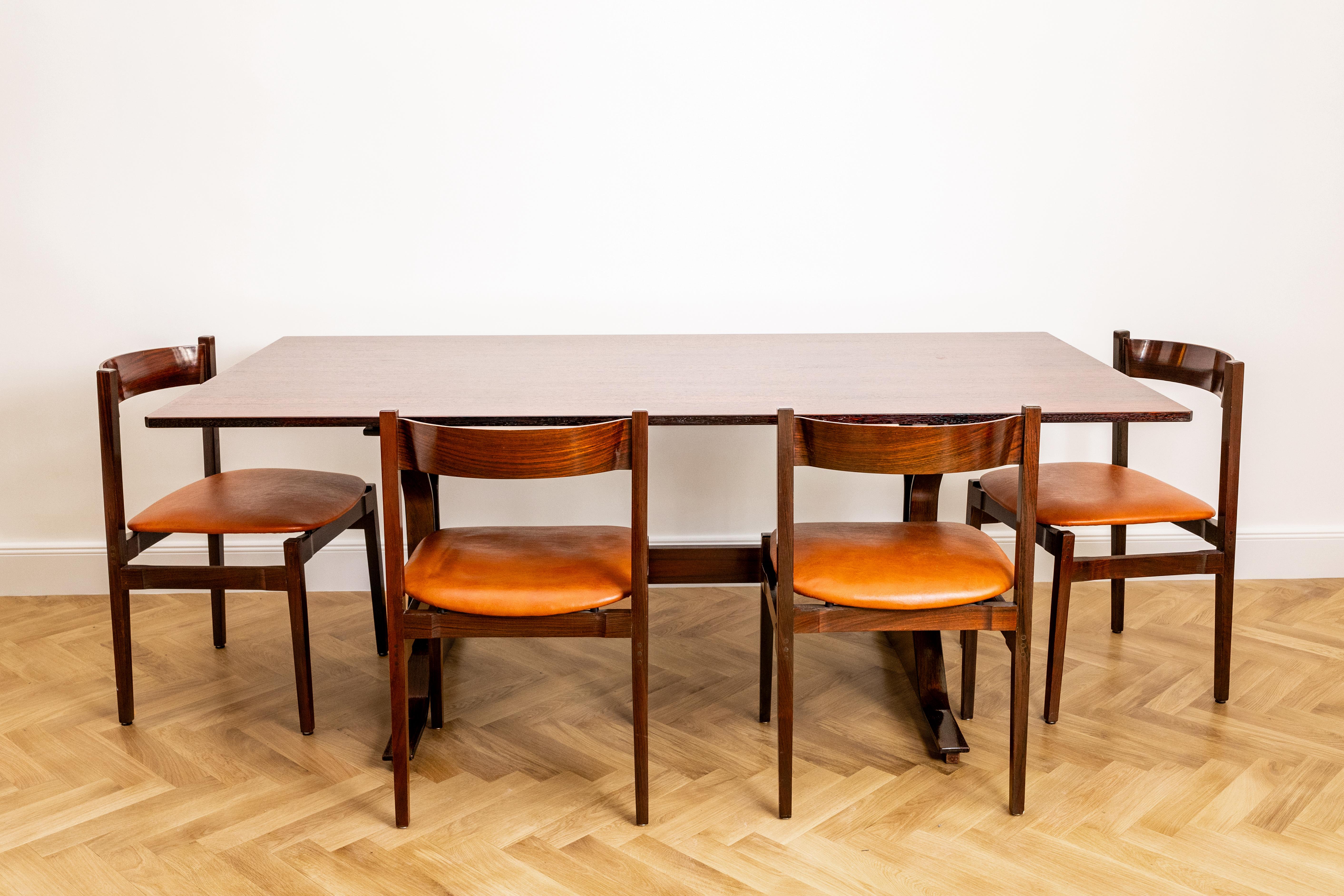 Set di quattro sedie da pranzo Gianfranco Frattini Modello 101 in palissandro e pelle in vendita 6