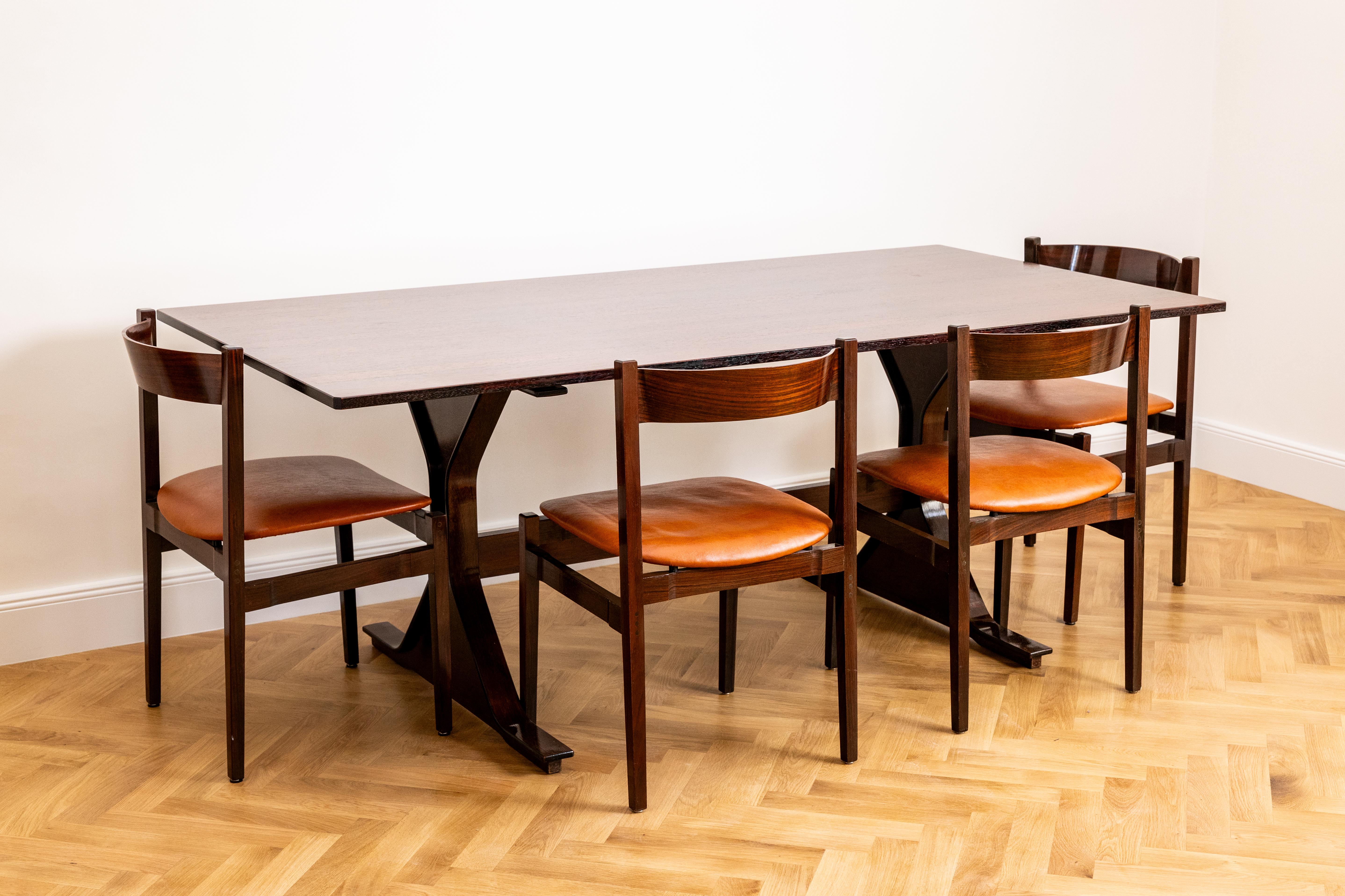 Set di quattro sedie da pranzo Gianfranco Frattini Modello 101 in palissandro e pelle in vendita 7