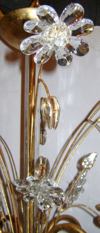 Français Ensemble de quatre lustres en métal doré et verre moulé, vendus individuellement en vente