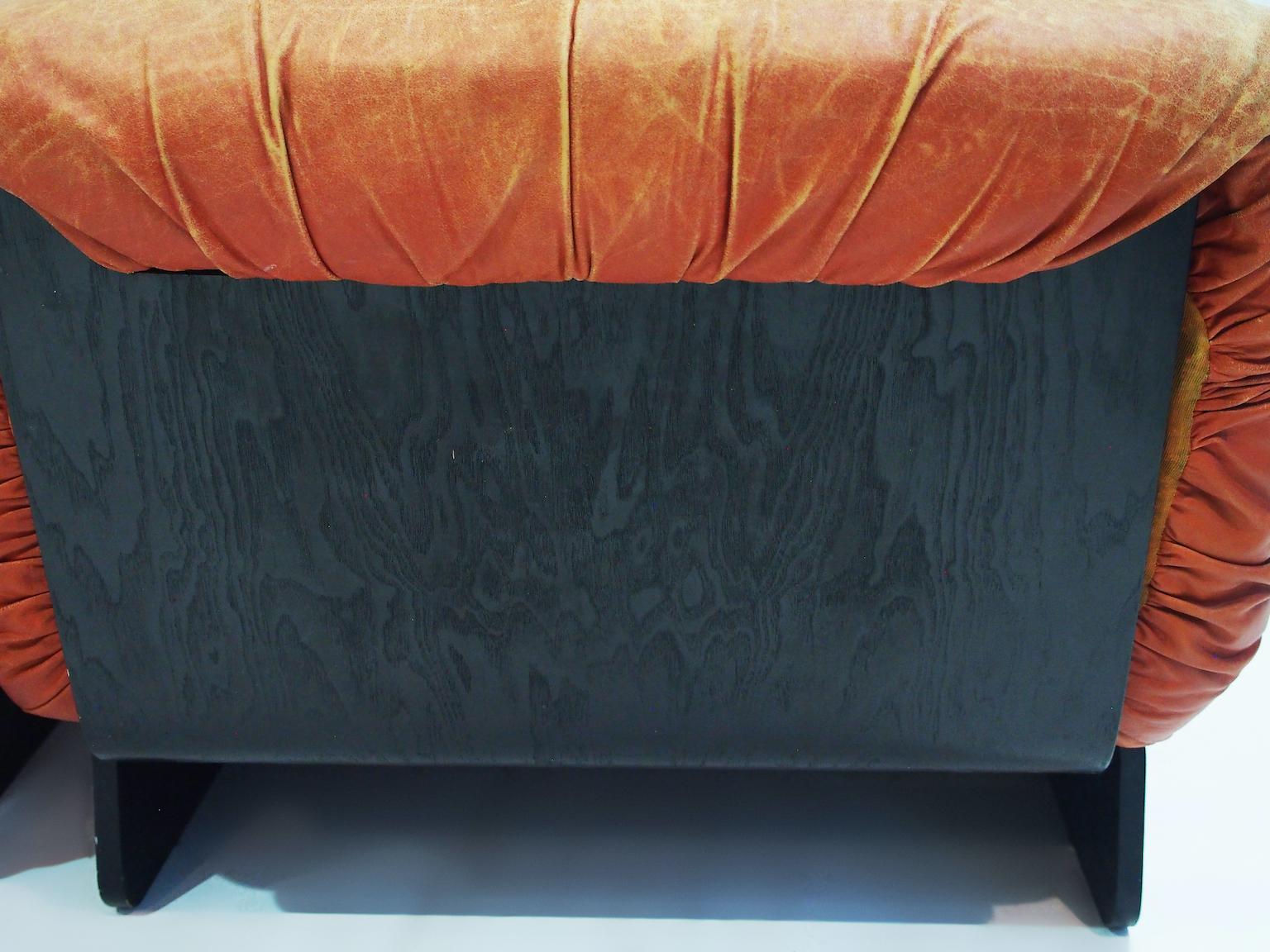 Ensemble de quatre chaises longues modulaires Giuseppe Munari tapissées de cuir cognac en vente 1