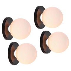 Vierer-Set Globe Sconces von Research.Lighting, Schwarz, 5 Zoll Glas, auf Bestellung gefertigt