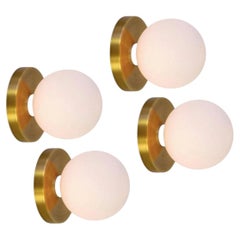 Juego de cuatro lámparas Globe de Research.Lighting, latón, cristal de 5 pulgadas, por encargo