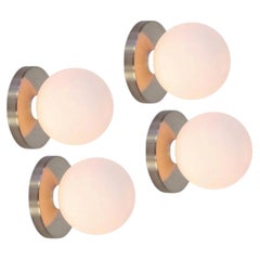 Vierer-Set Globe Sconces von Research.Lighting, Nickel gebürstet, 5in Glas, MTO