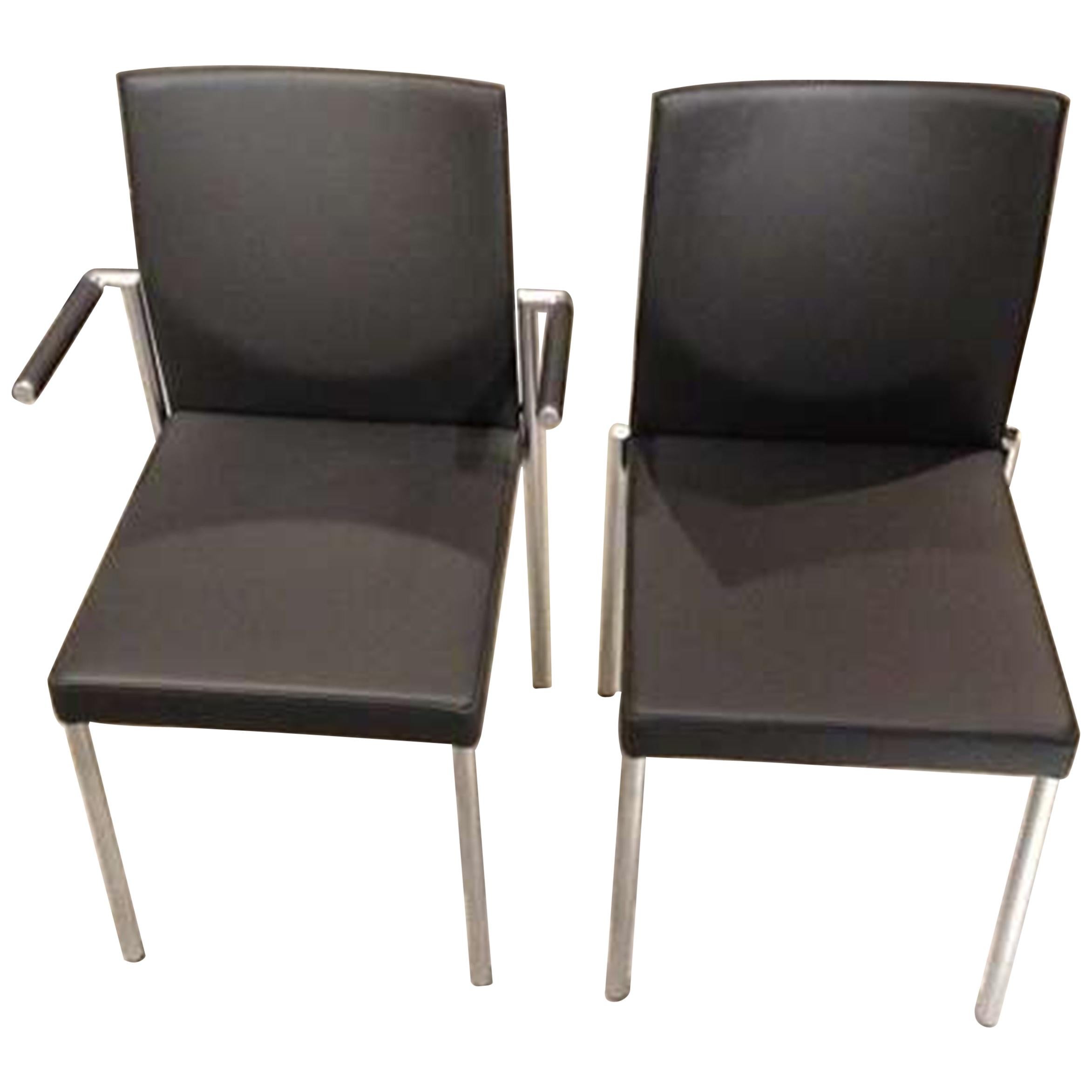 Satz von vier stapelbaren KFF Glooh-Stühlen aus schwarzem Leder