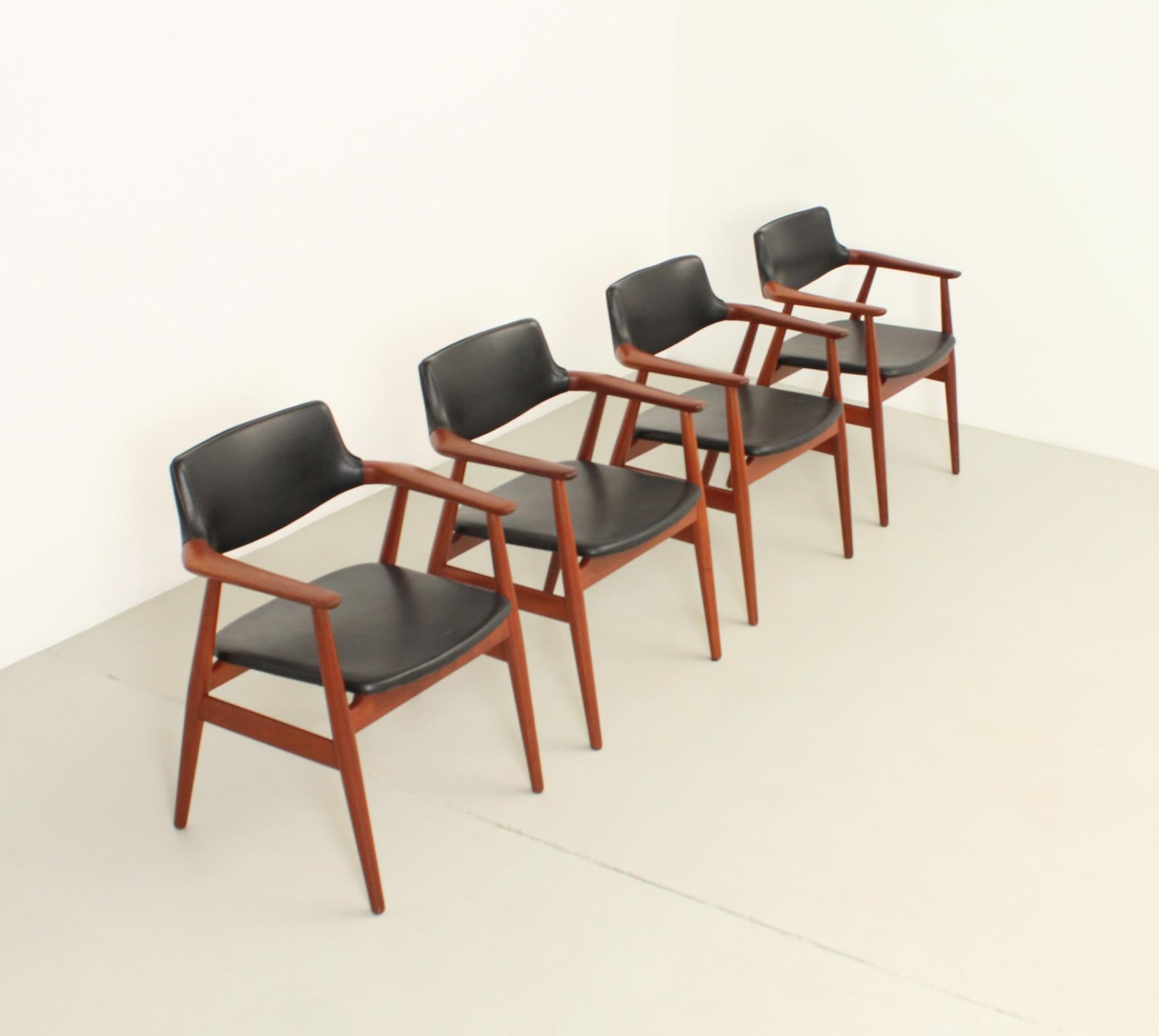 Set of Four GM11 Chairs by Svend Åge Eriksen for Glostrup, Denmark For Sale 3