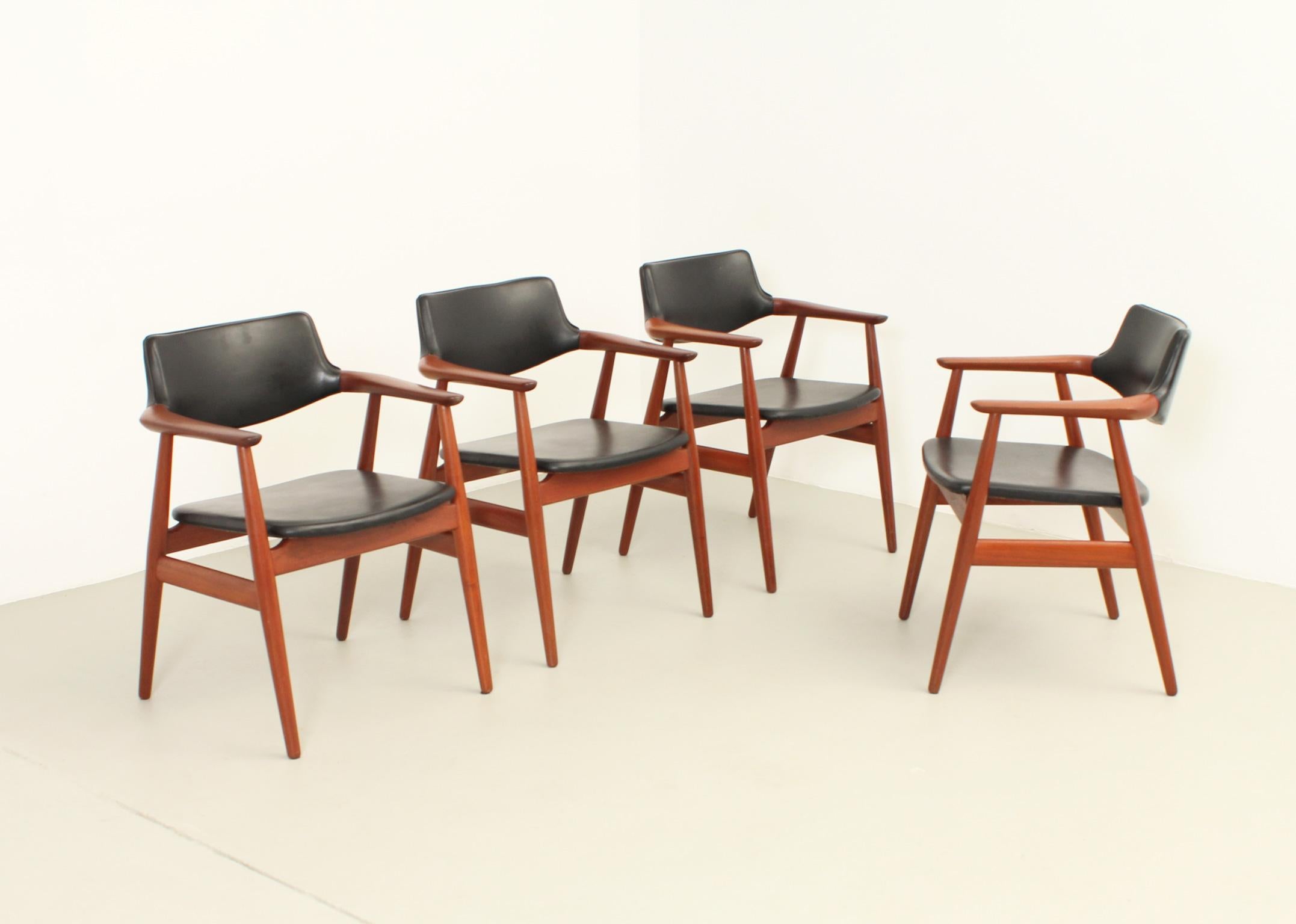 Set of Four GM11 Chairs by Svend Åge Eriksen for Glostrup, Denmark For Sale 4