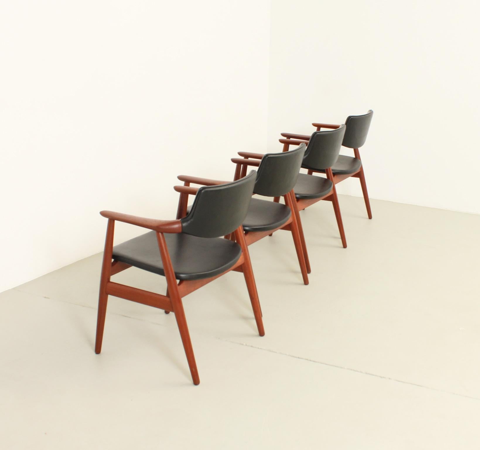 Set of Four GM11 Chairs by Svend Åge Eriksen for Glostrup, Denmark For Sale 5