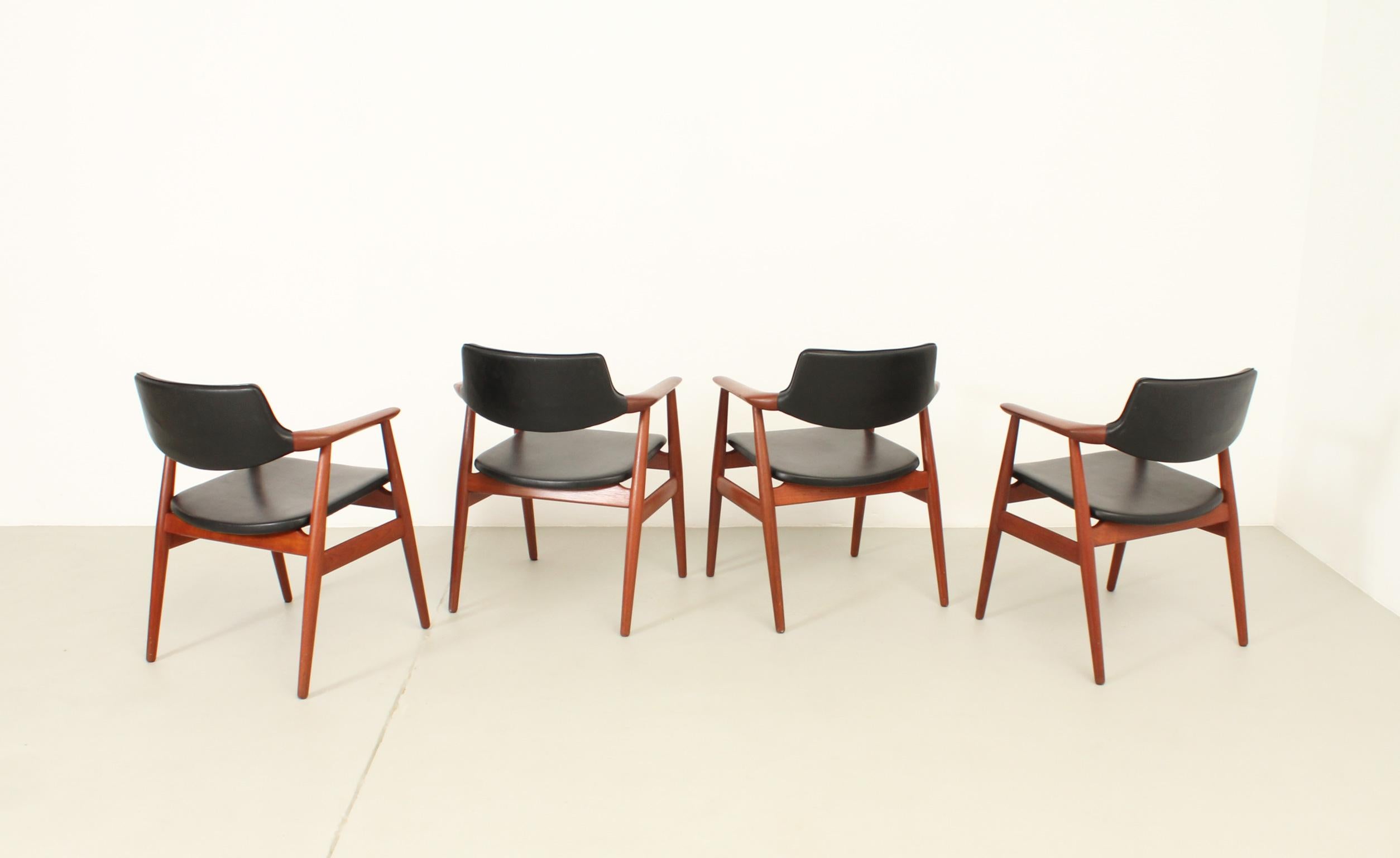 Ensemble de quatre chaises GM11 de Svend Åge Eriksen pour Glostrup, Danemark en vente 6