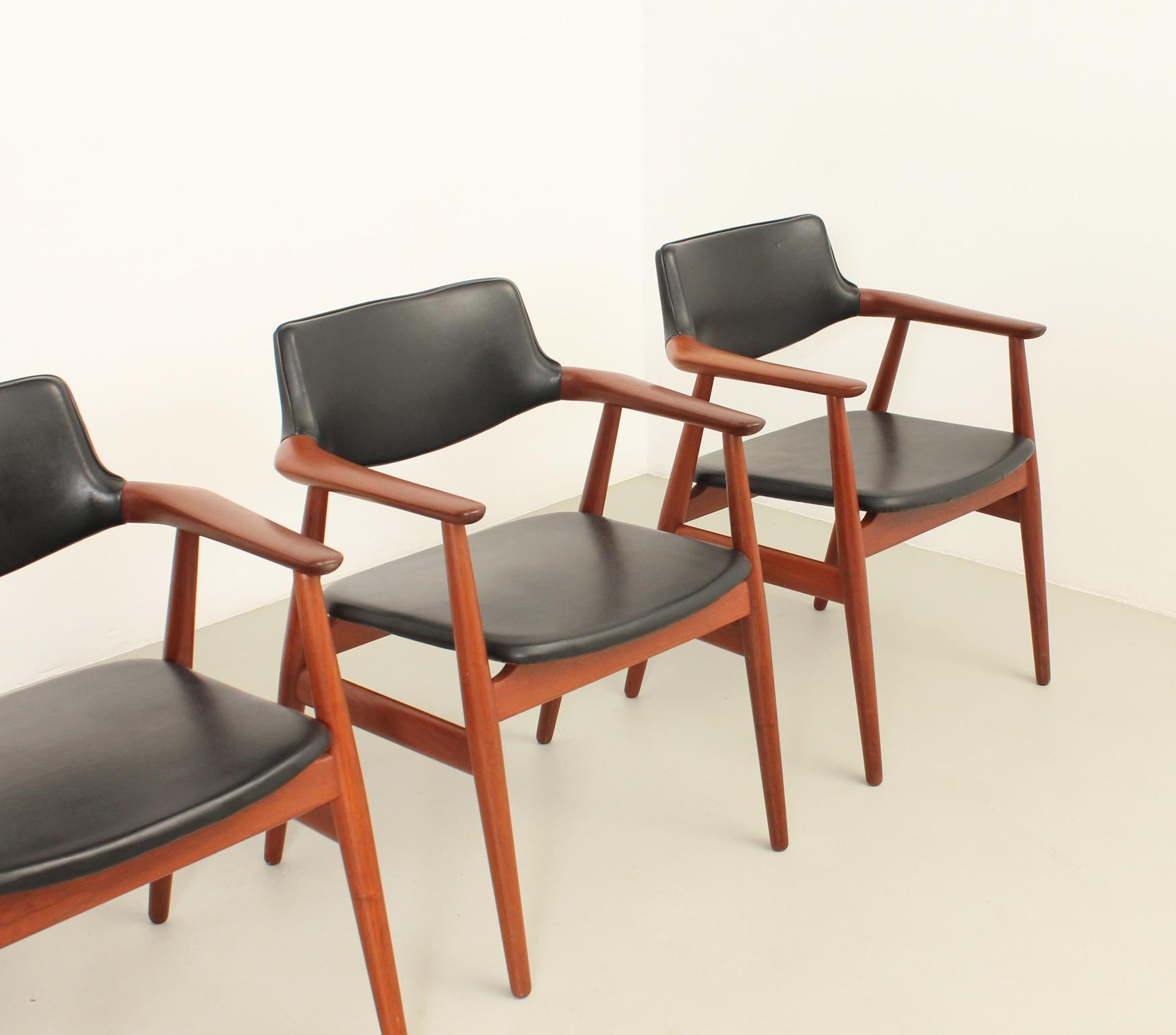 Danois Ensemble de quatre chaises GM11 de Svend Åge Eriksen pour Glostrup, Danemark en vente