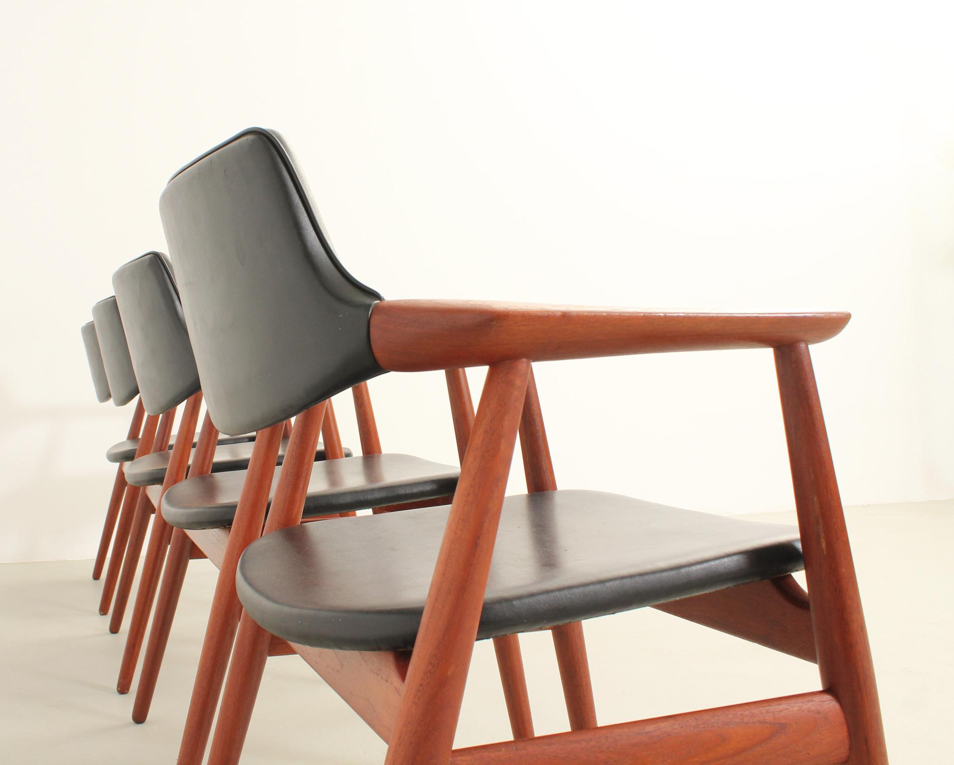 Ensemble de quatre chaises GM11 de Svend Åge Eriksen pour Glostrup, Danemark Bon état - En vente à Barcelona, ES