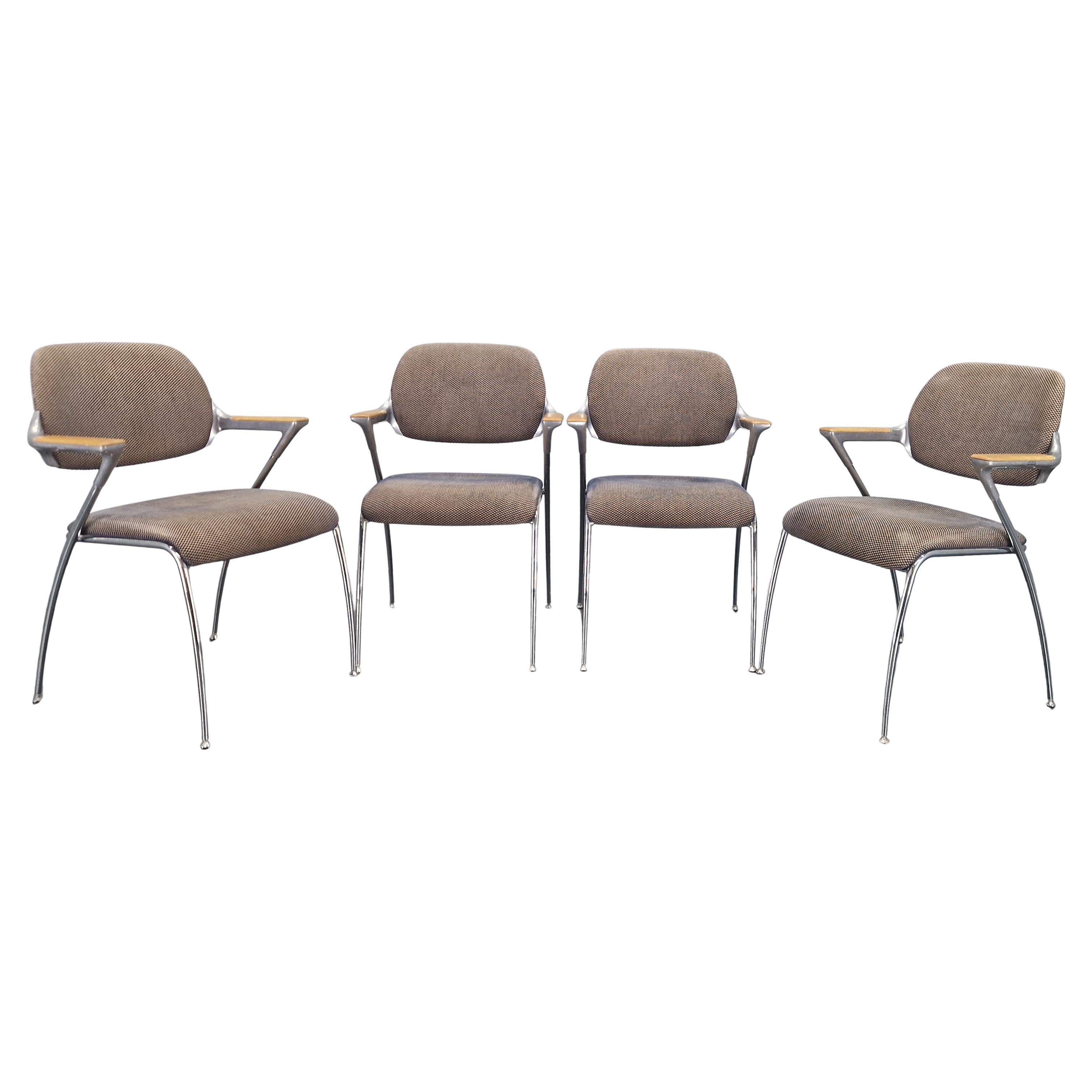 - very rare type
- very confortable
- representative
- stackable
