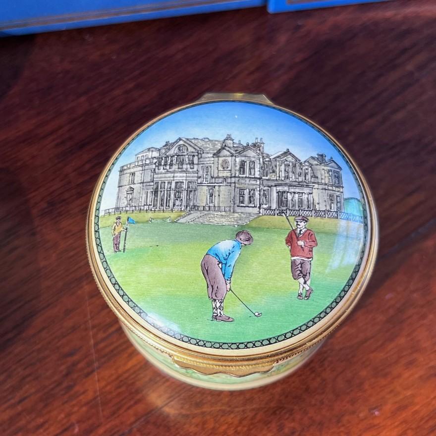 Juego de cuatro cajas de esmalte con tema de golf - Halcyon Days & Limoges Coleccionables Metal en venta