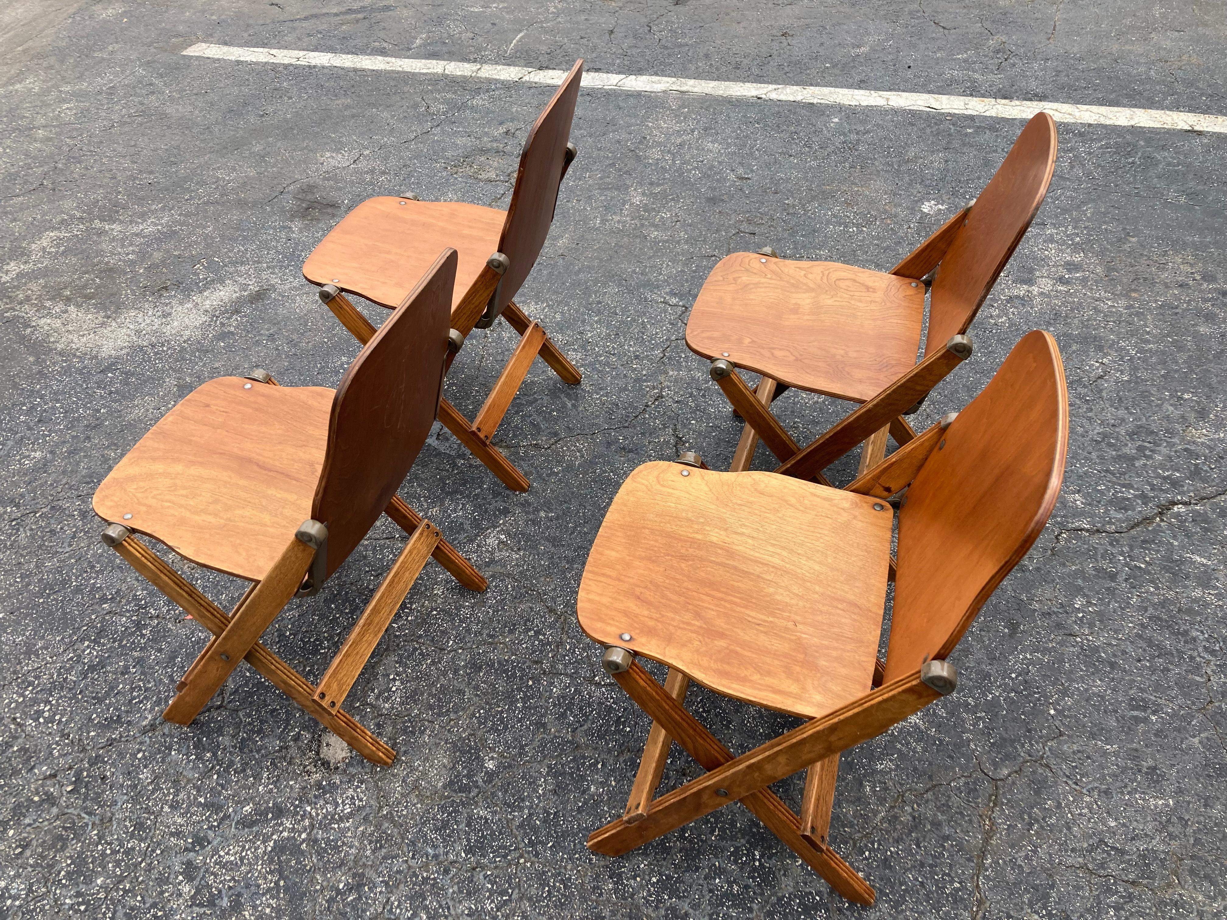 Set of Four Great Vintage Wood Folding Chairs In Good Condition In Miami, FL