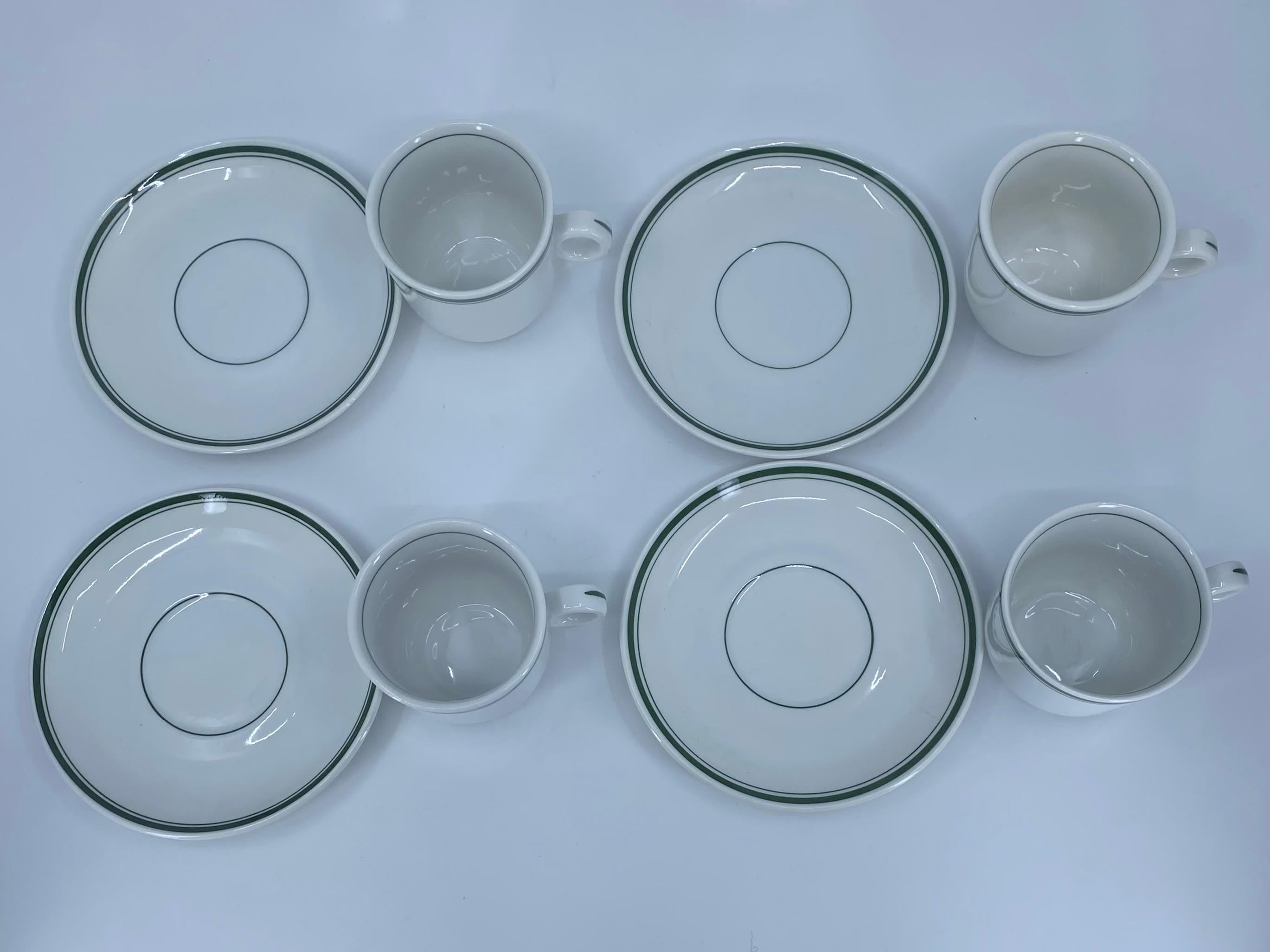 Mid-Century Modern Ensemble de quatre tasses à espresso et soucoupes à bandes vertes et blanches en vente