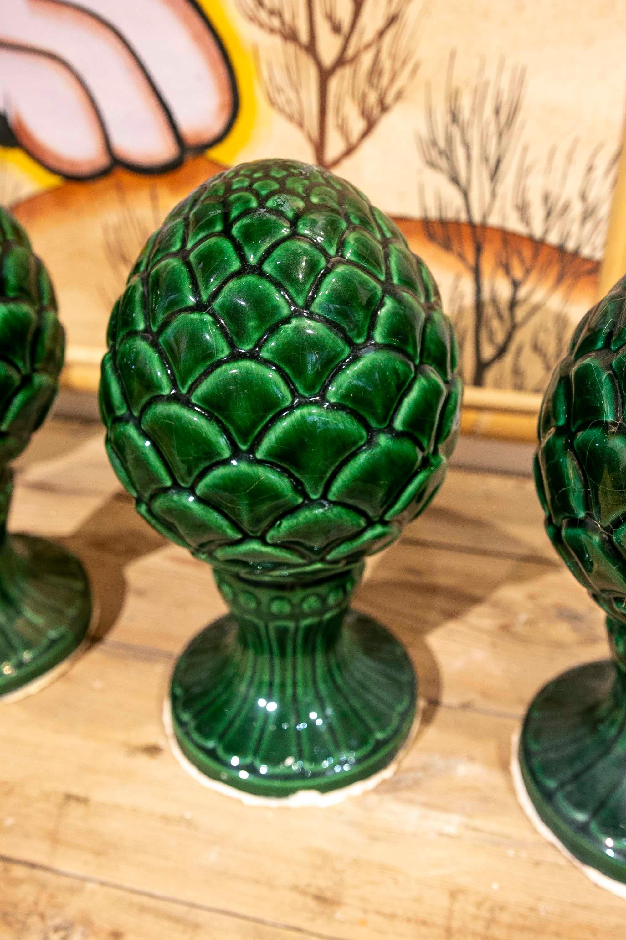 Set of Four Green Glazed Ceramic Finials in the Shape of Pineapples For Sale 4