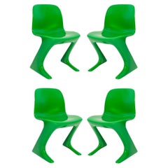 Ensemble de quatre chaises Kangourou vertes conçues par Ernst Moeckl, Allemagne, années 1960