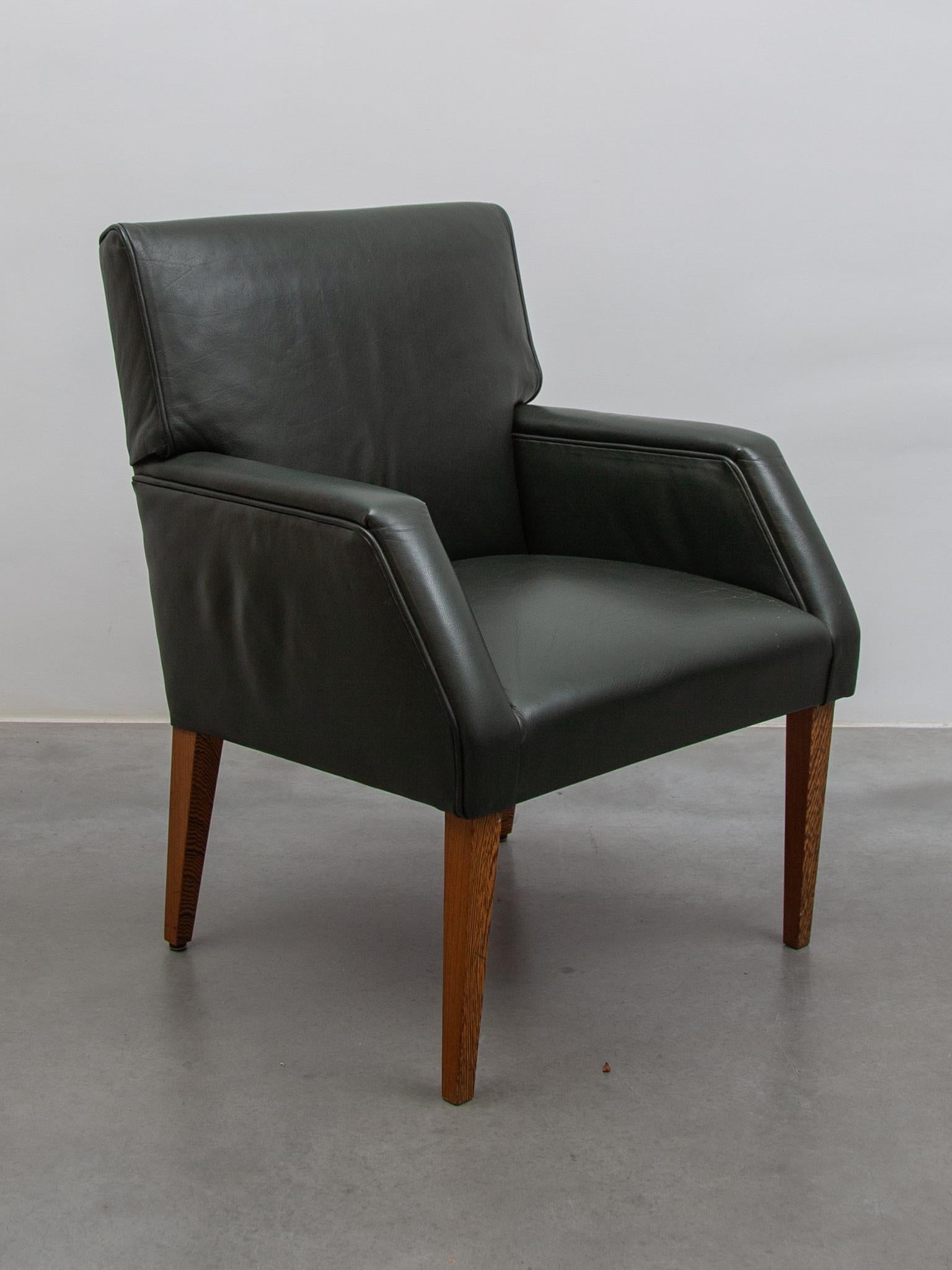 Set of Four Green Leather Arm Lounge Chairs, Denmark In Good Condition For Sale In Antwerp, BE