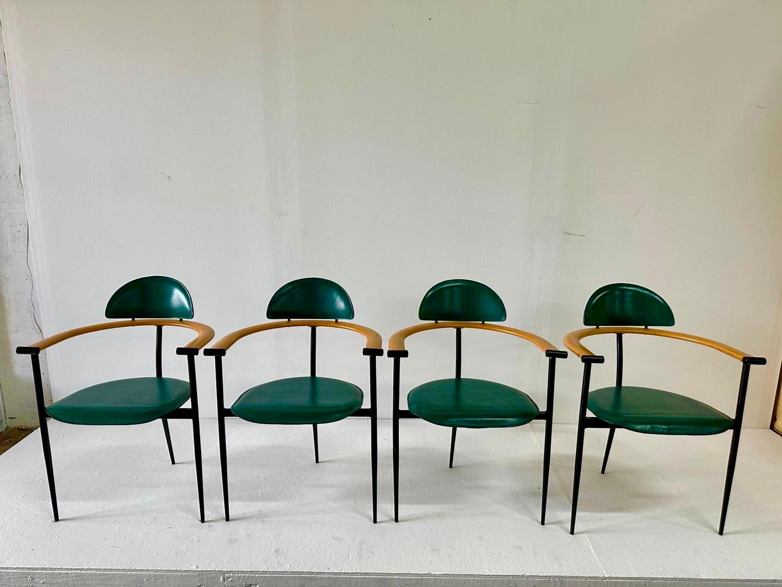 Mid-Century Modern Ensemble de quatre chaises Stiletto en cuir cousues vertes par Arrben ITALIE en vente