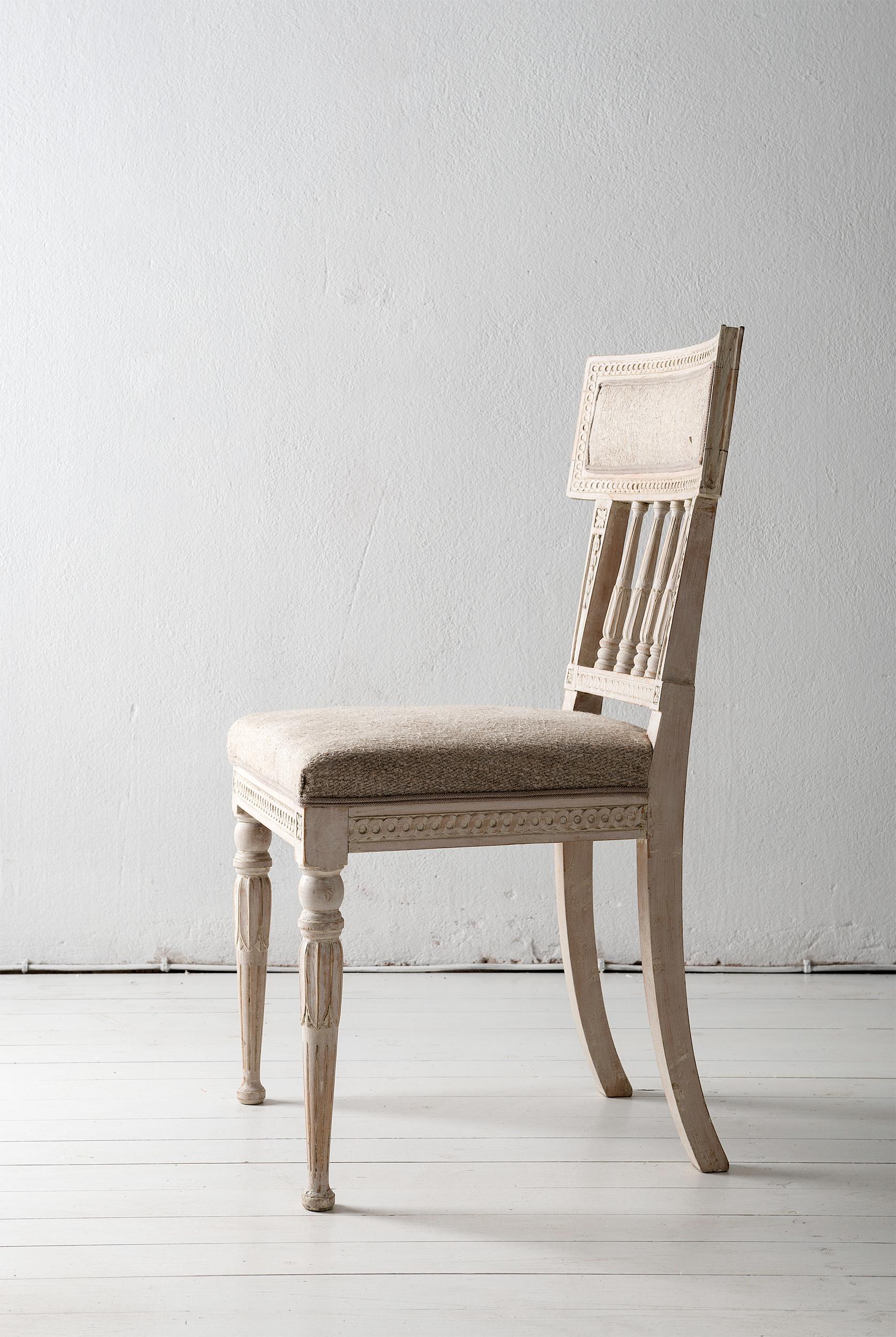 Set of Four Gustavian Dining Chairs In Good Condition In Jesteburg, DE