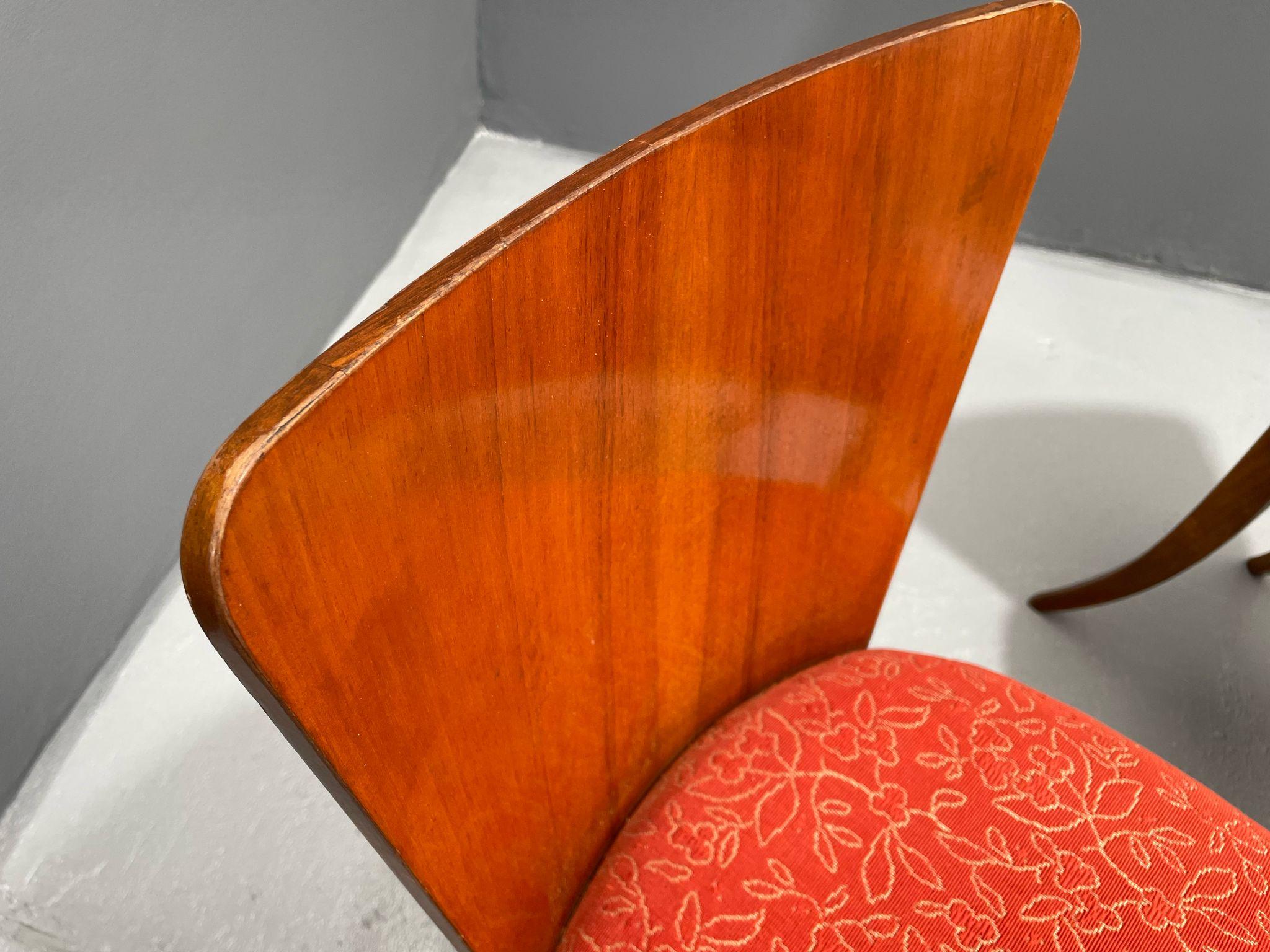 Set of Four H-214 Chairs by Jindřich Halabala, Walnut, 1950s In Good Condition For Sale In Prague 8, CZ