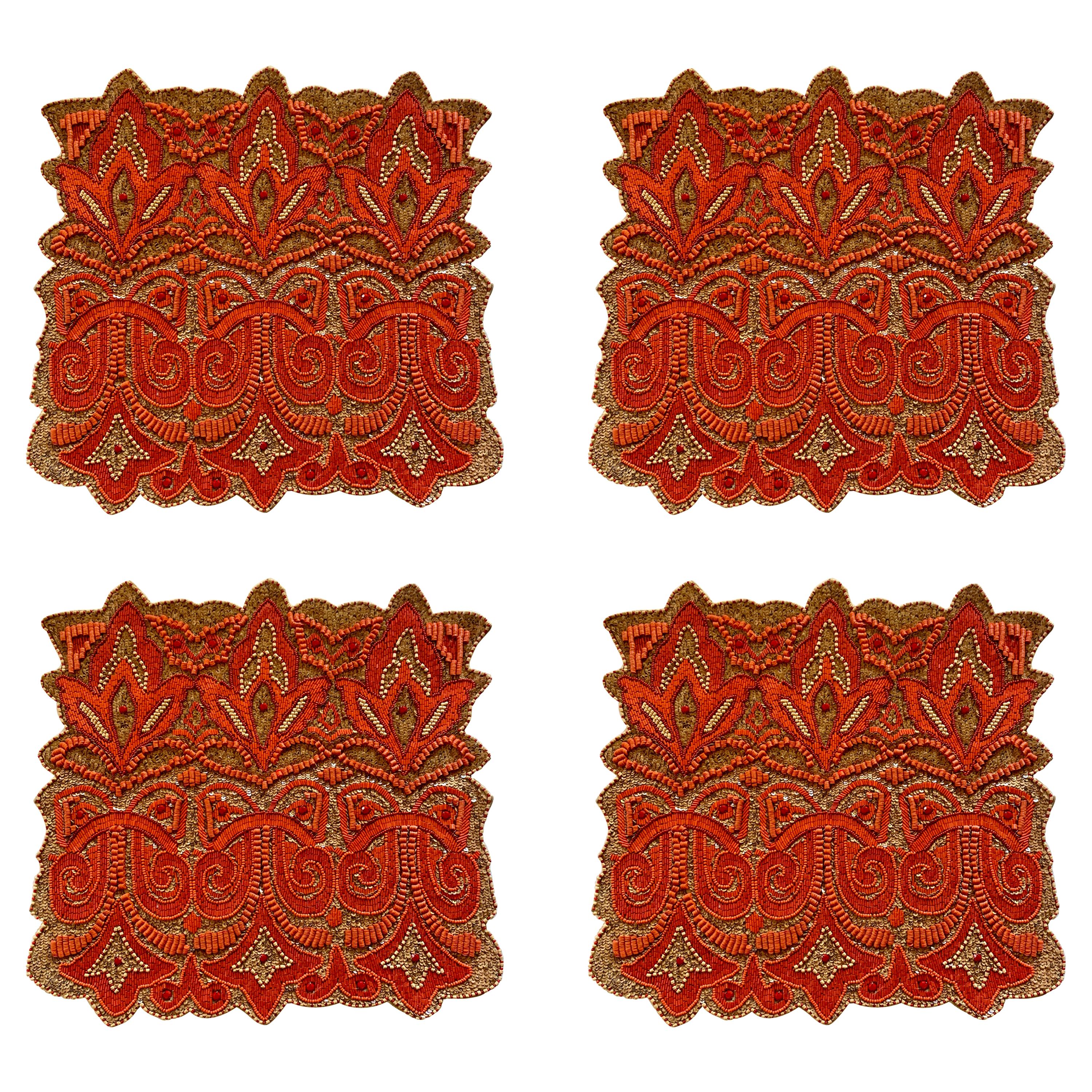 Set aus vier handgestickten Perlen-Tischmatten von Amy Seybert im Angebot
