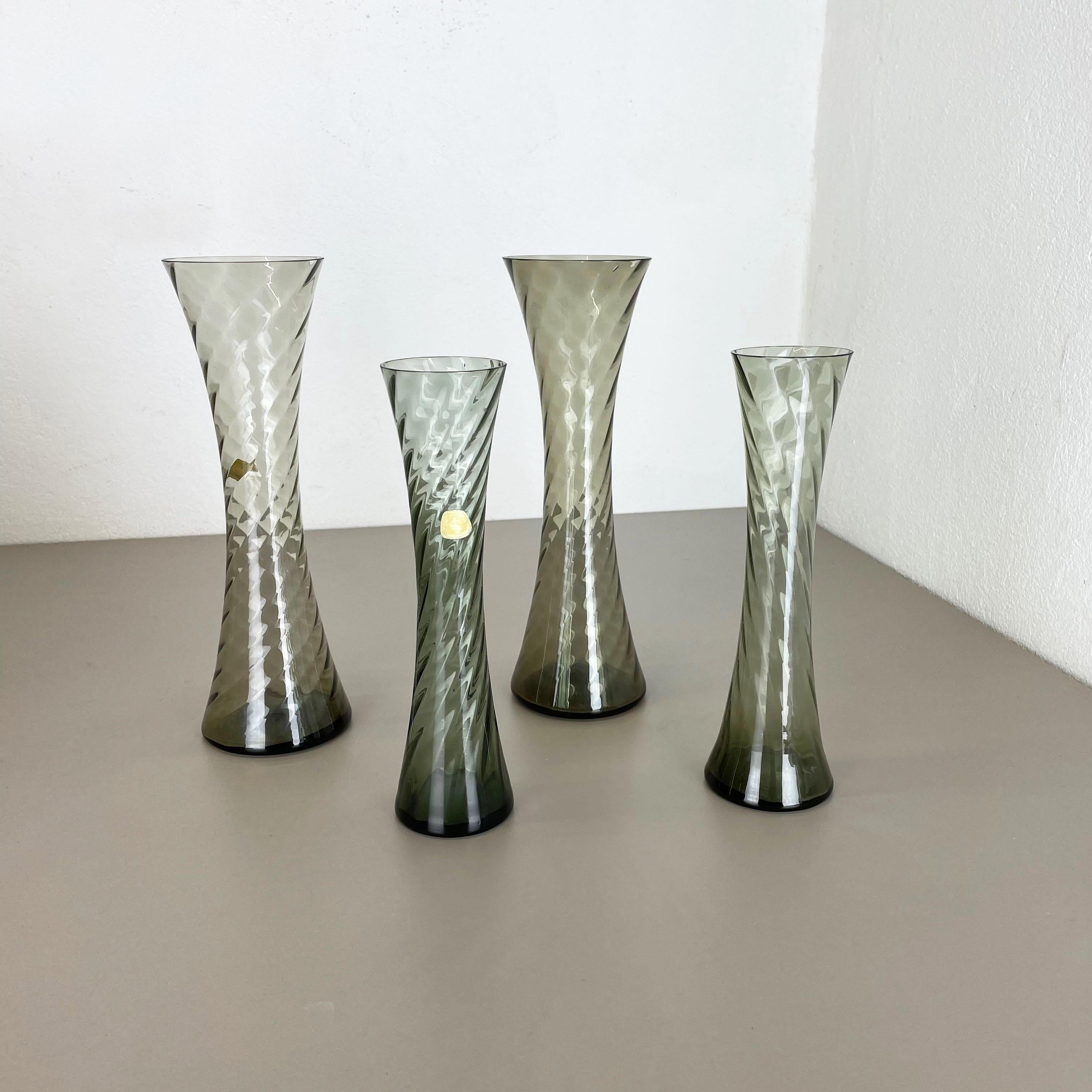 Set von vier mundgeblasenen Kristallglasvasen von Alfred Taube, Deutschland, 1960er Jahre (Moderne der Mitte des Jahrhunderts) im Angebot