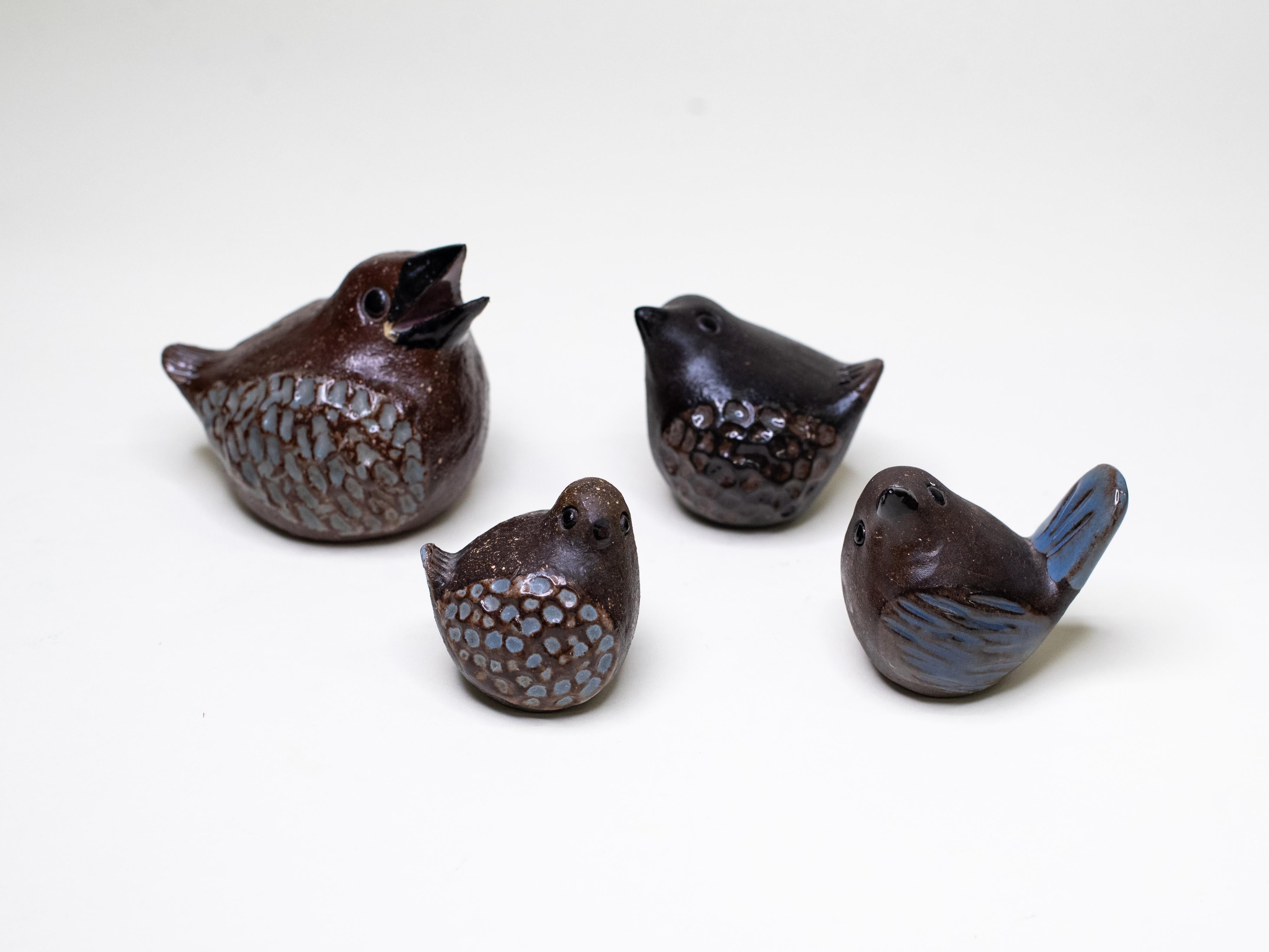 Set of Four Hand-Signed Stoneware Birds by Bengt Wall, Sweden, 1970s For Sale 11