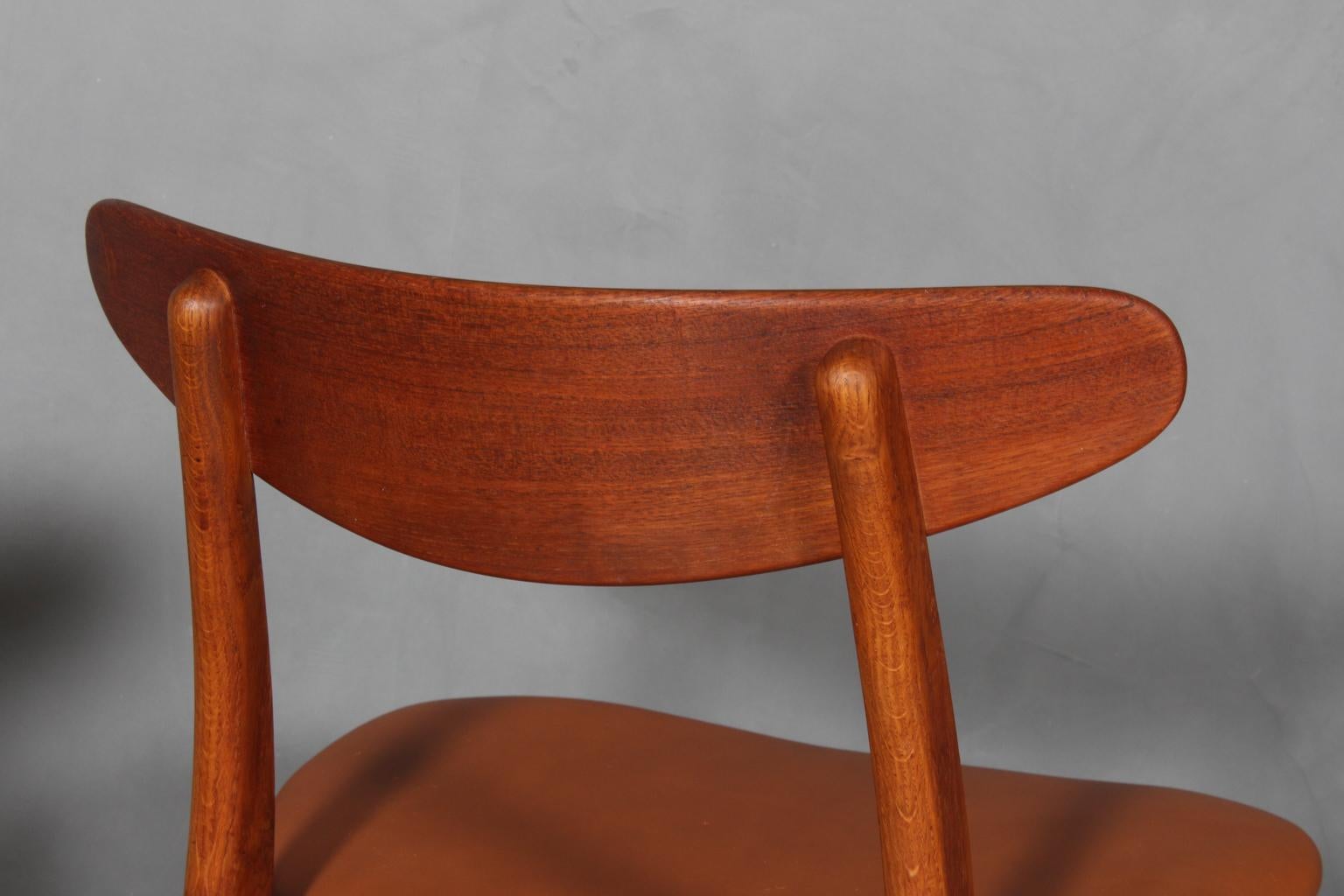 Mid-20th Century Set of Four Hans J. Wegner Dining Chairs Model CH-30 in Teak and Oak
