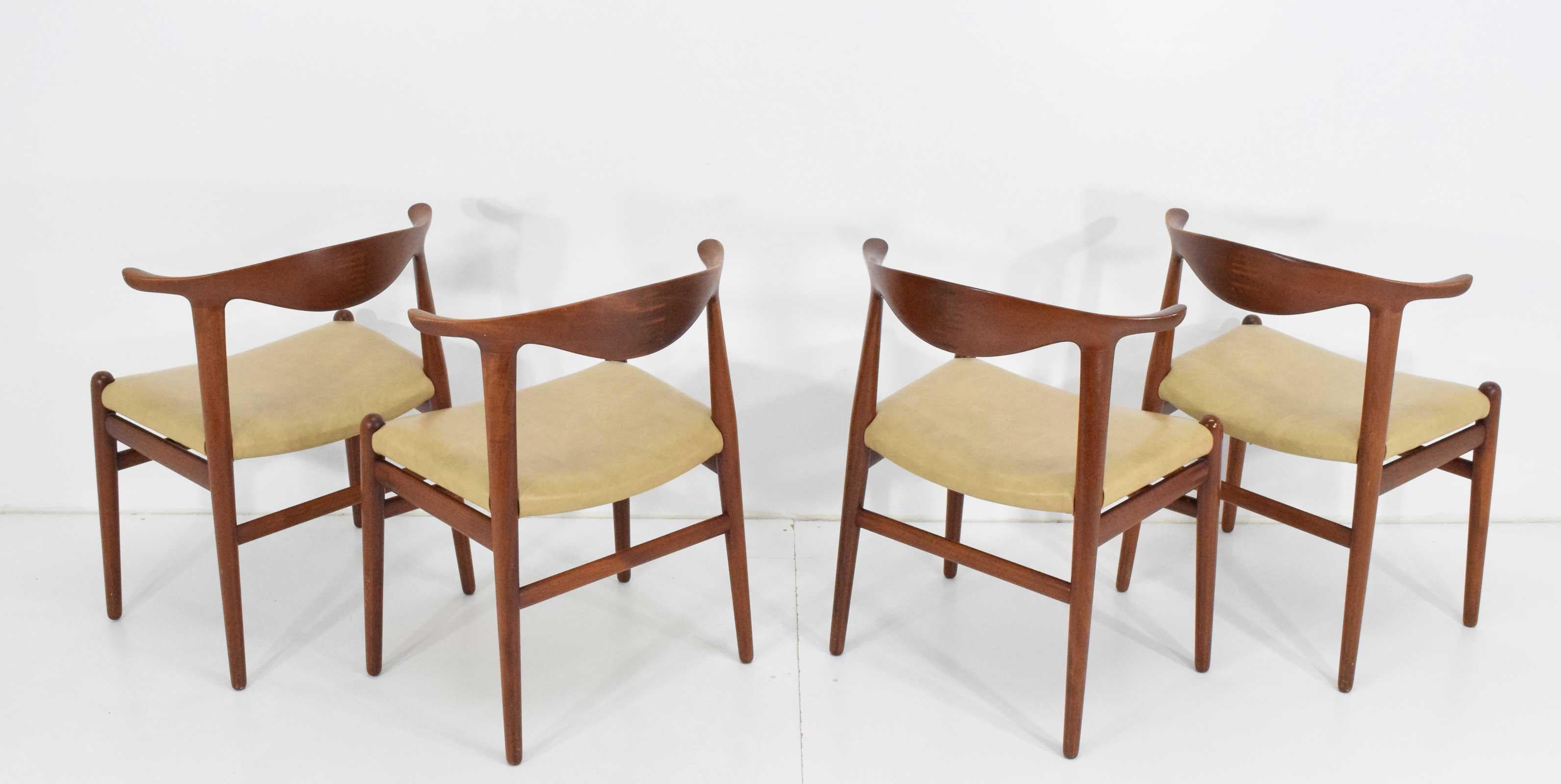 Set of Four Hans Wegner Cow Horn Chairs in Teak and Rosewood 5