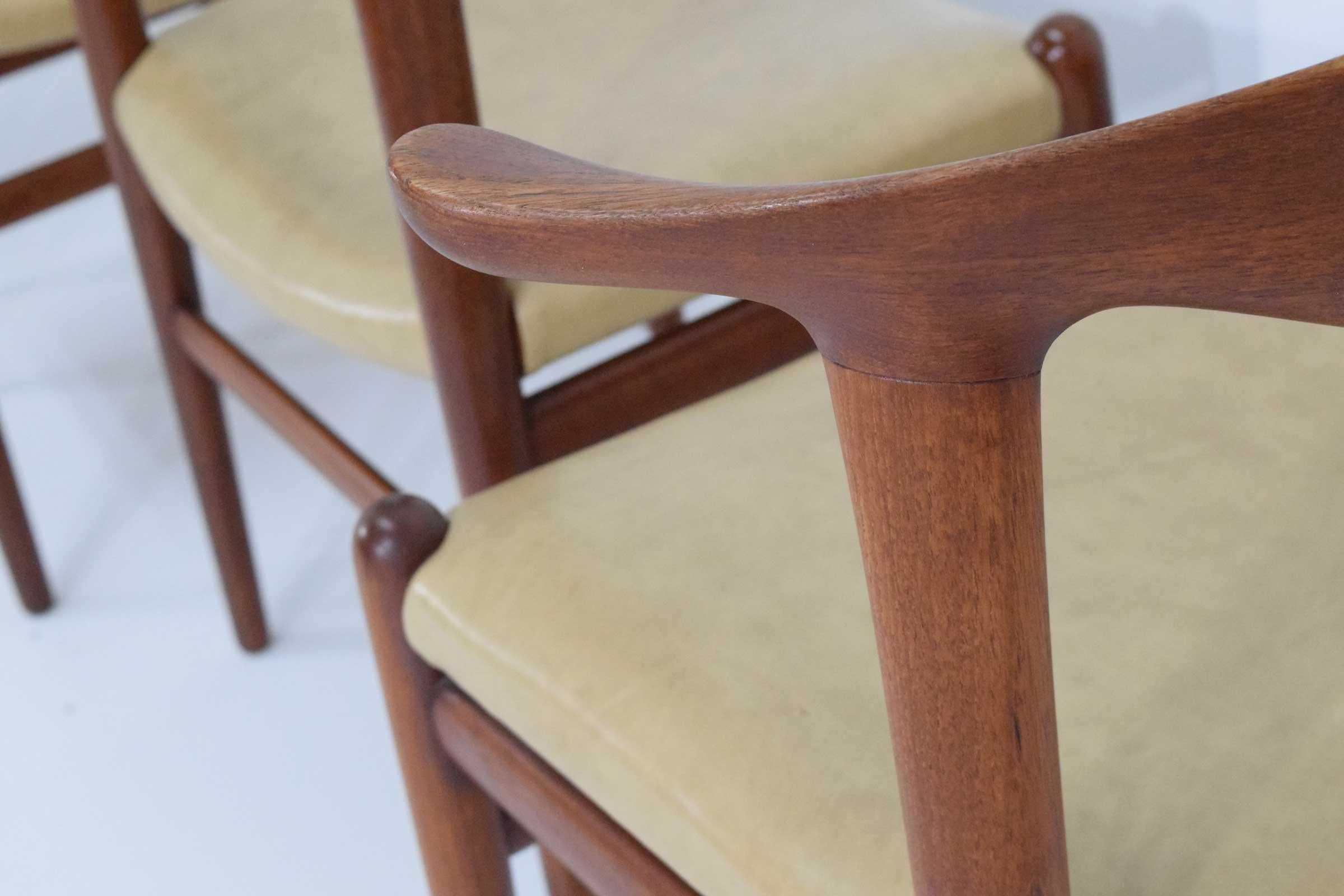 Mid-Century Modern Set of Four Hans Wegner Cow Horn Chairs in Teak and Rosewood