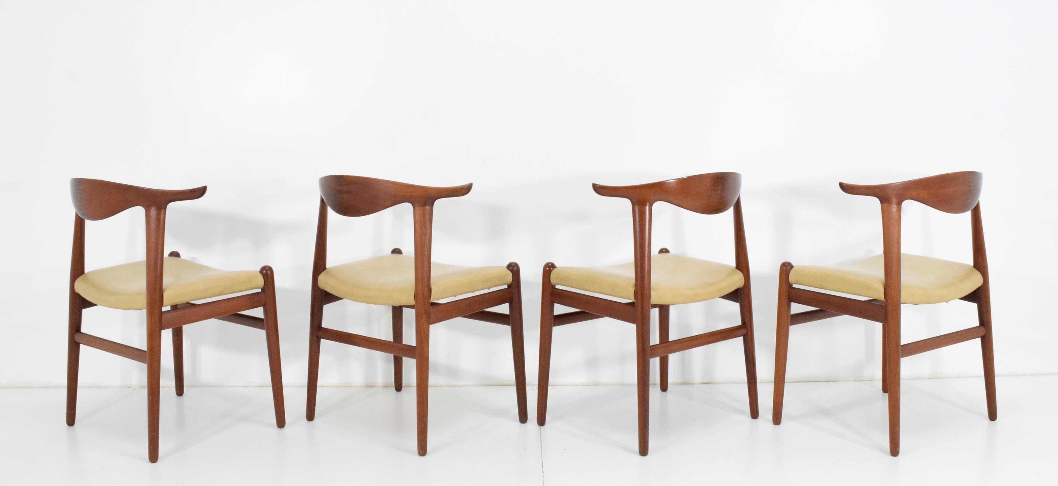 Set of Four Hans Wegner Cow Horn Chairs in Teak and Rosewood 2
