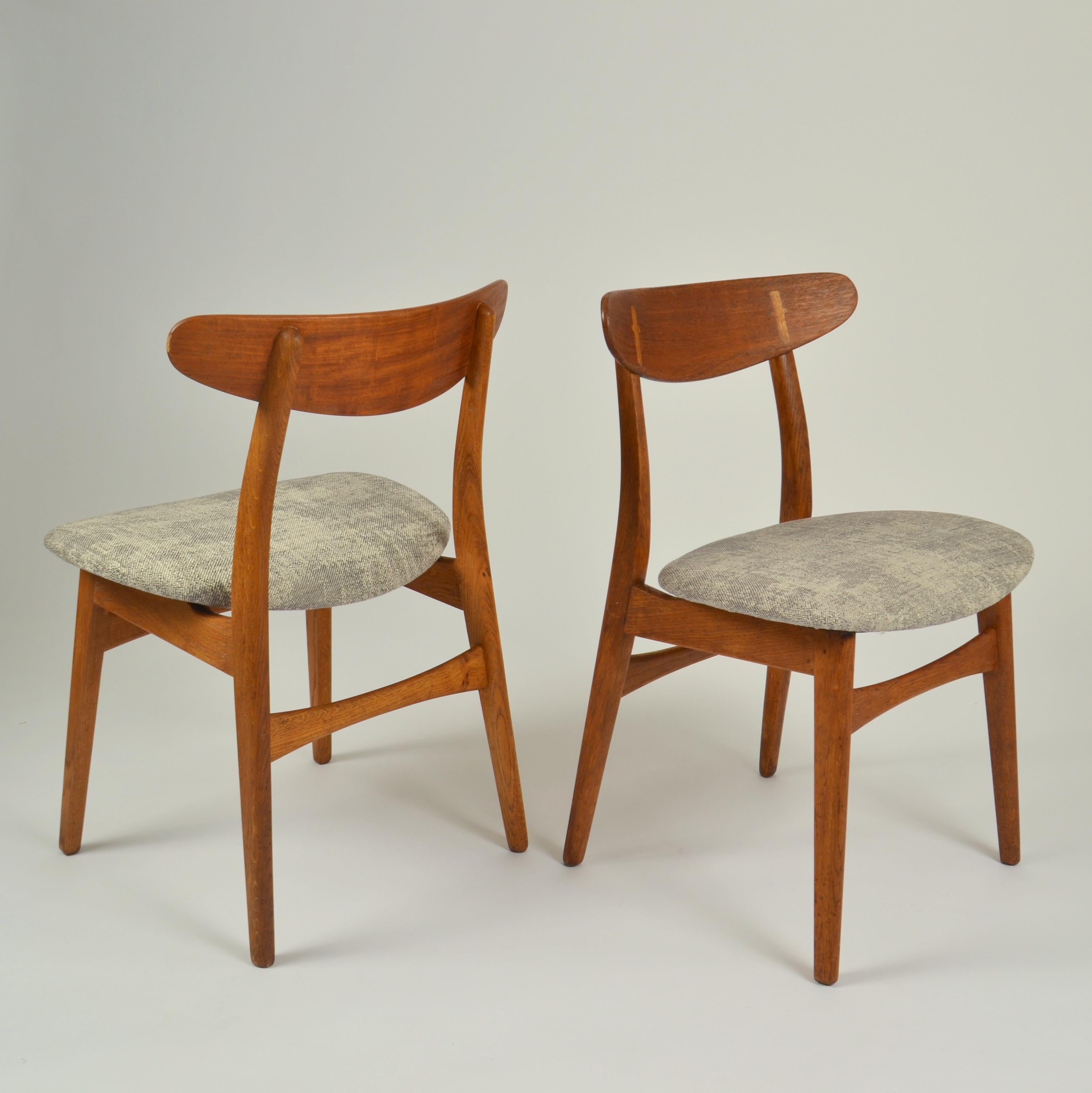 Set of Four Hans Wegner Dining Chairs CH30 for Carl Hansen & Søn in Oak In Excellent Condition For Sale In London, GB