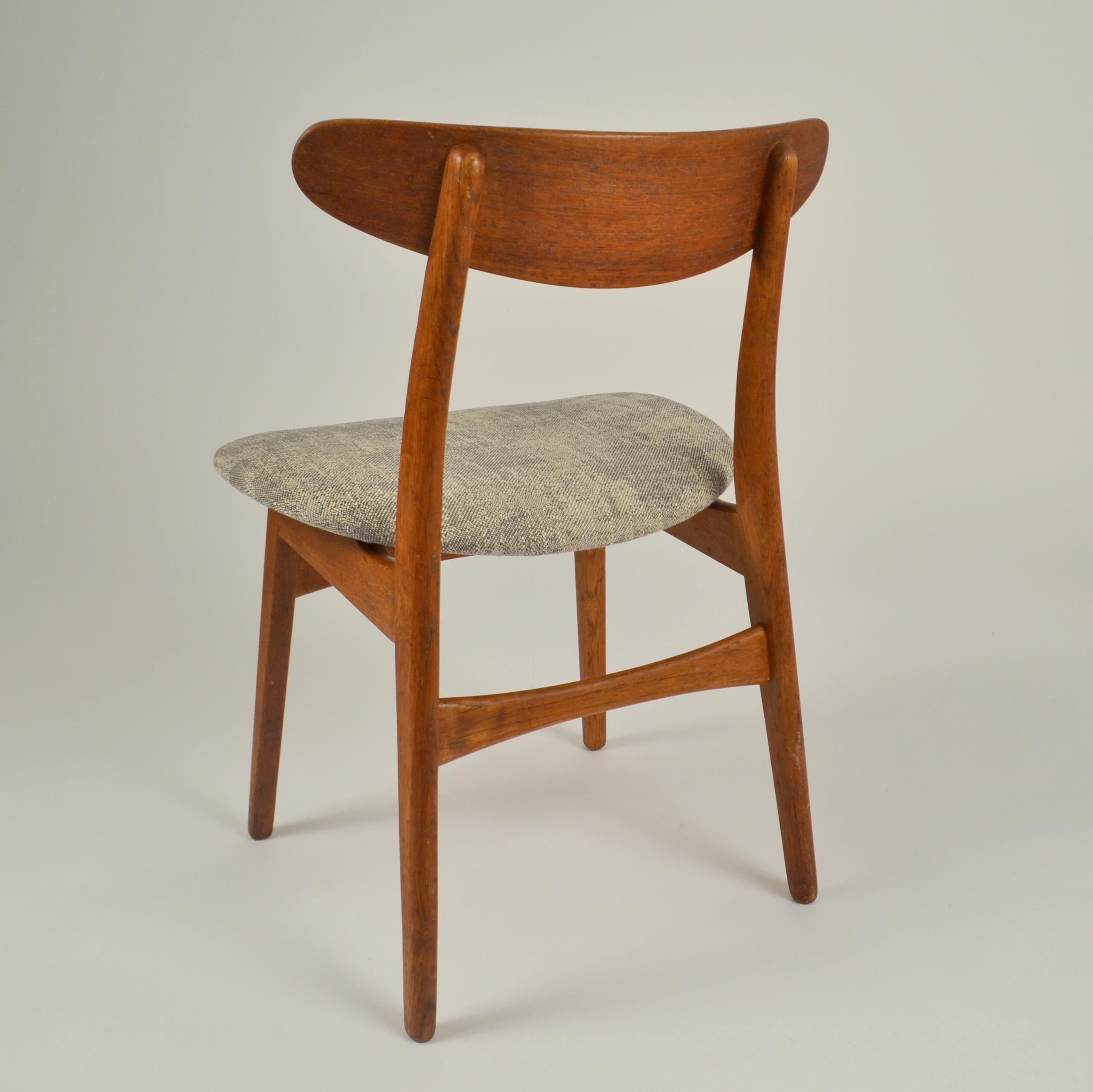 Set of Four Hans Wegner Dining Chairs CH30 for Carl Hansen & Søn in Oak For Sale 1