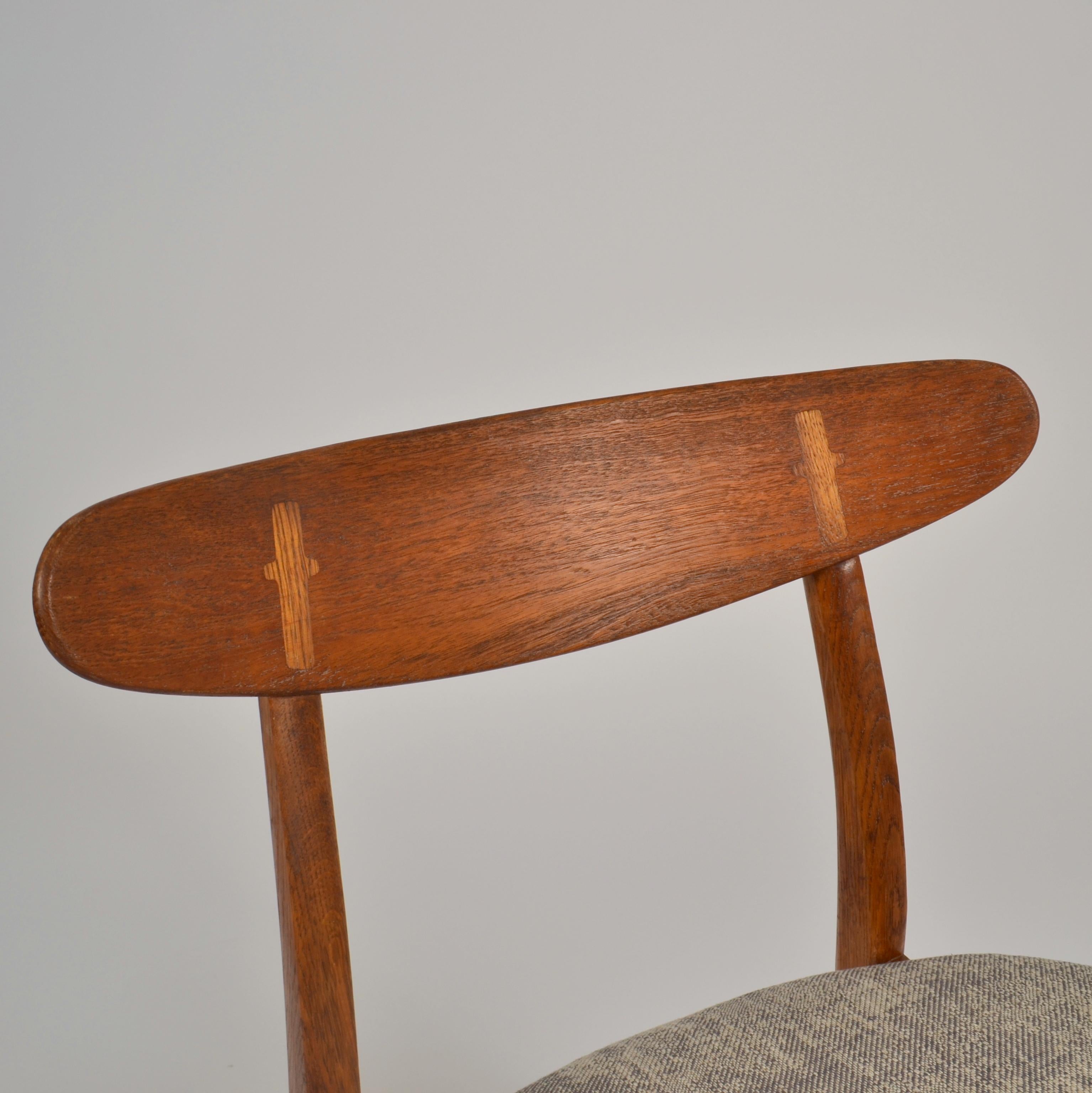 Juego de cuatro sillas de comedor Hans Wegner CH30 para Carl Hansen & Søn en roble en venta 2