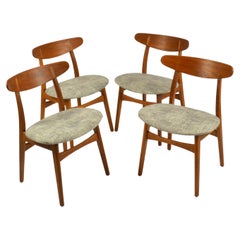 Vintage Set of Four Hans Wegner Dining Chairs CH30 for Carl Hansen & Søn in Oak