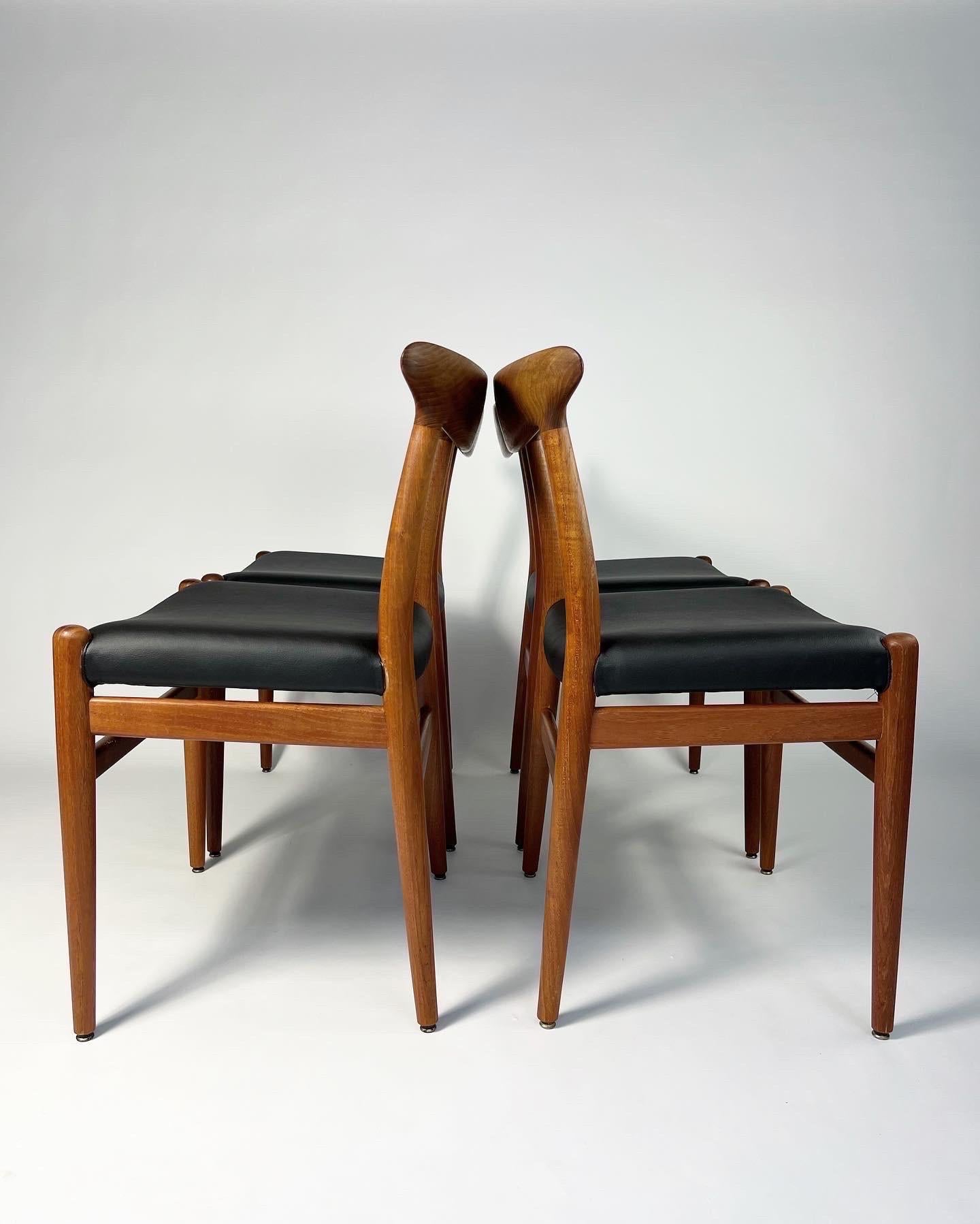 Danish Set of Four Hans Wegner Dining Chairs CM Madsen W2 Teak & Leather Cacti Vegan For Sale