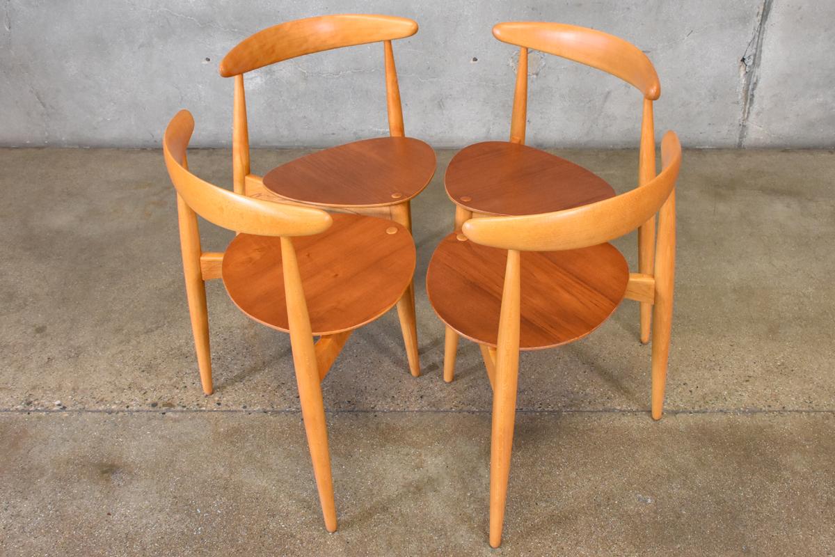 Mid-20th Century Set of Four Hans Wegner Heart Chairs For Sale